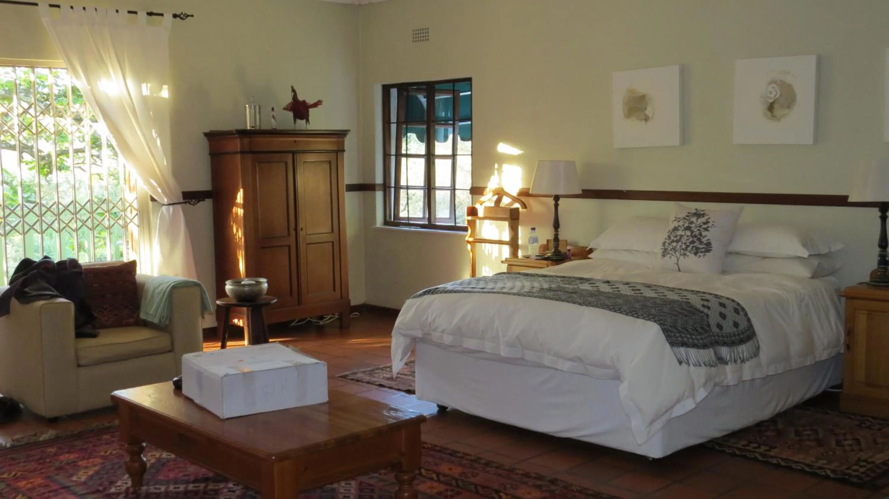 Bedroom, Bed in Cuckoos Nest Guest House