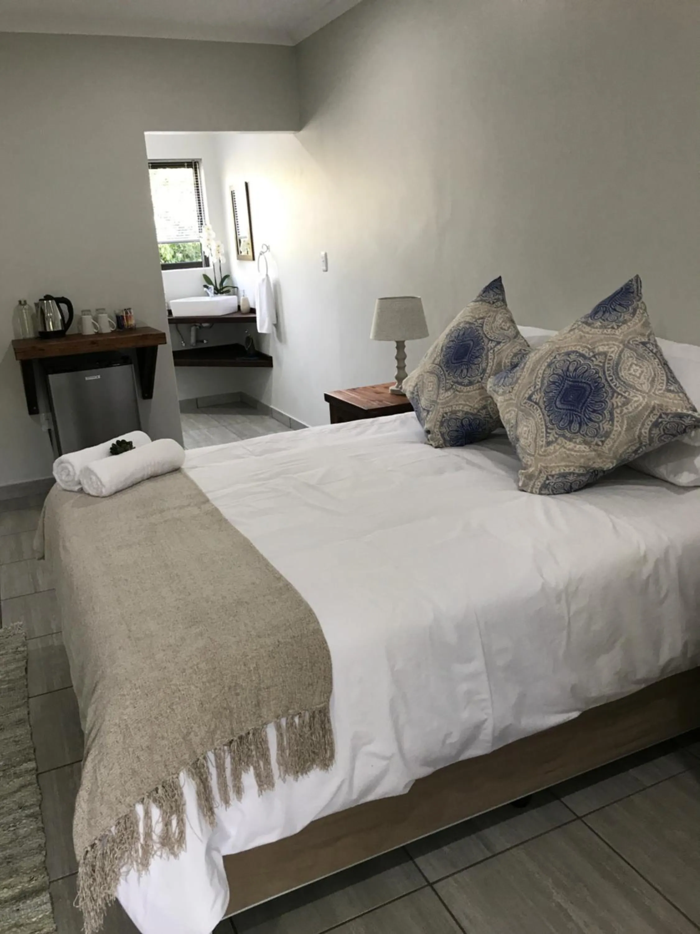 Photo of the whole room, Bed in Cuckoos Nest Guest House
