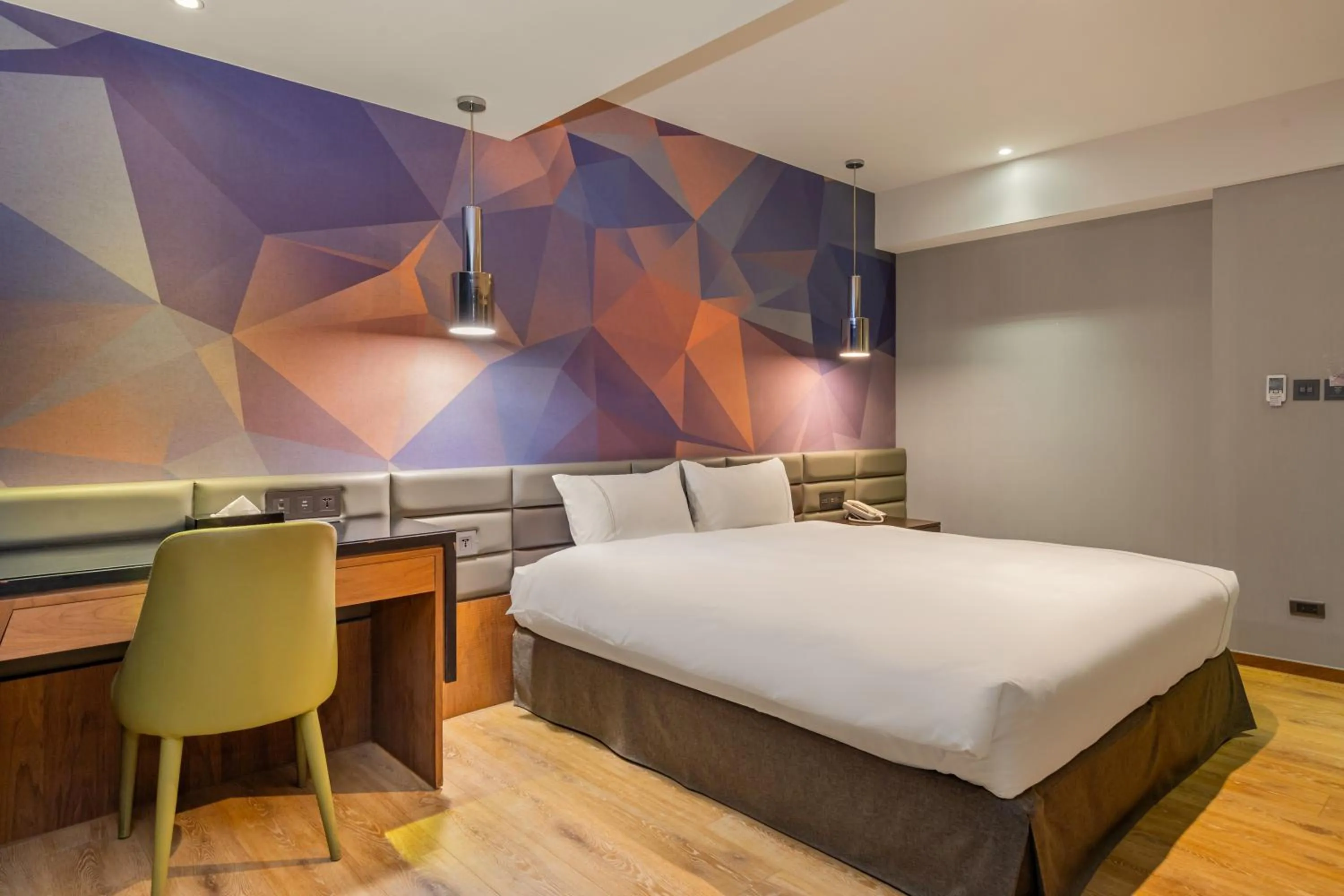 Bed in CHECK inn Taichung Wenxin Zhongqing