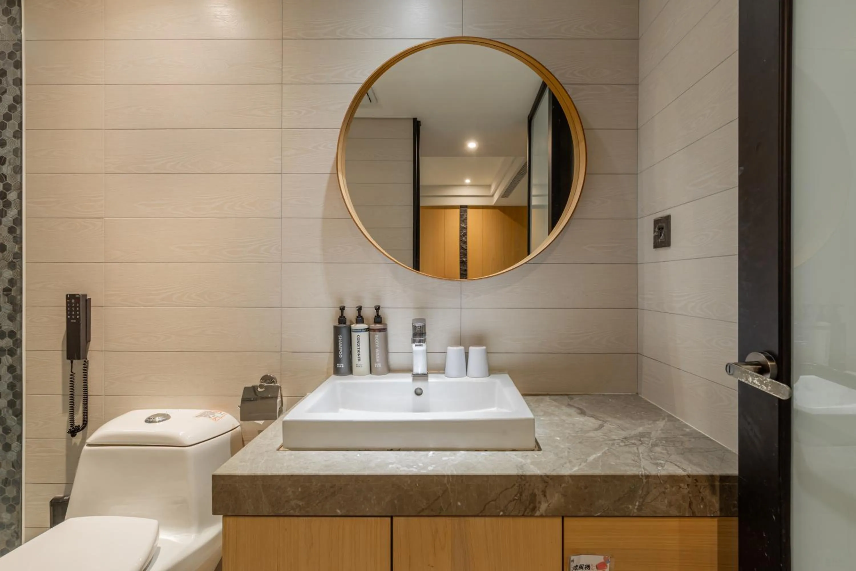 Toilet in CHECK inn Taichung Wenxin Zhongqing