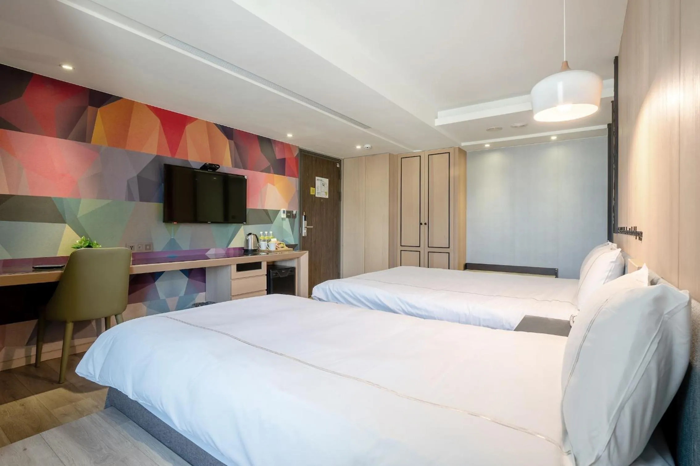 Photo of the whole room, Bed in CHECK inn Taichung Wenxin Zhongqing