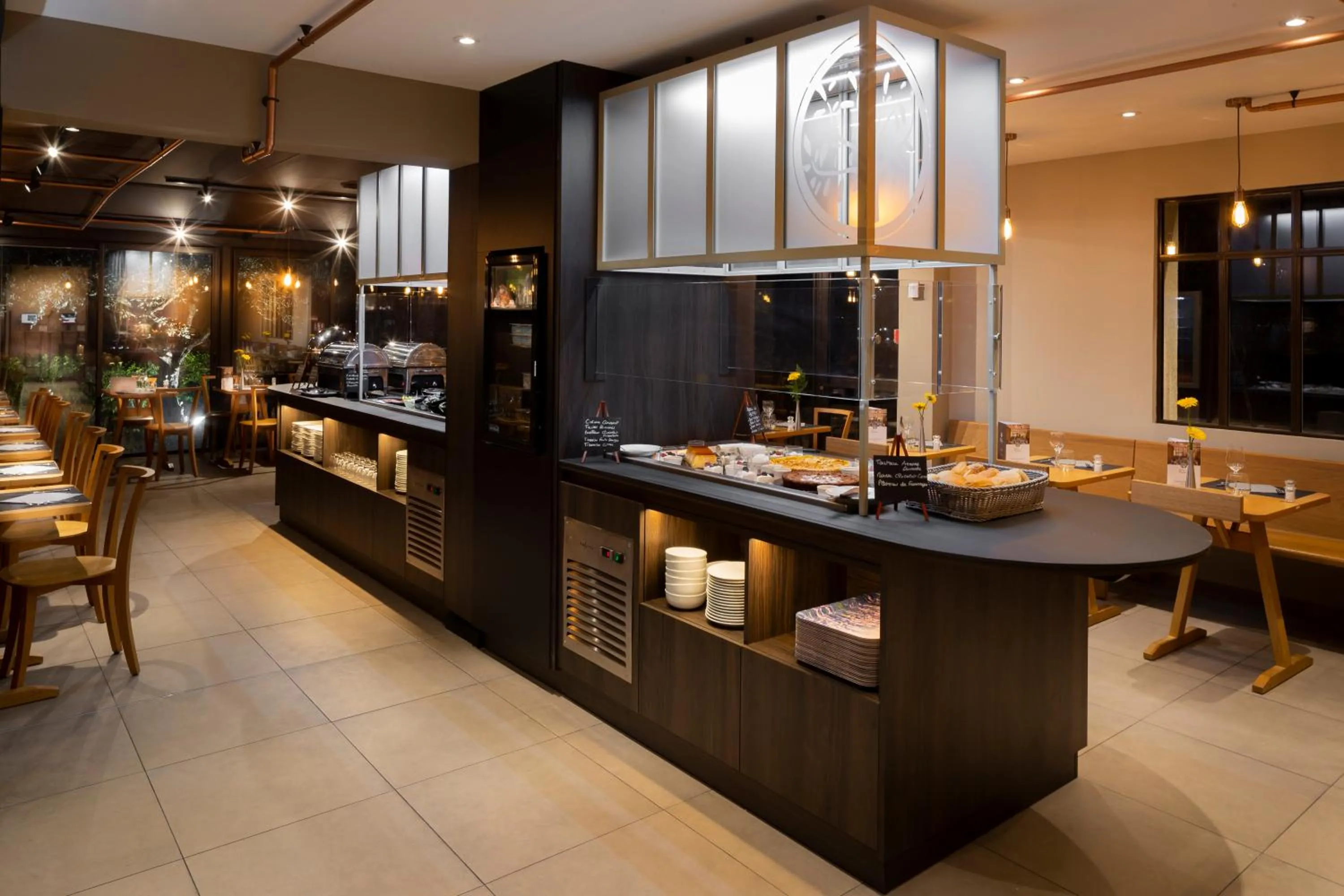 Restaurant/places to eat in Terre de Provence Hôtel & Spa