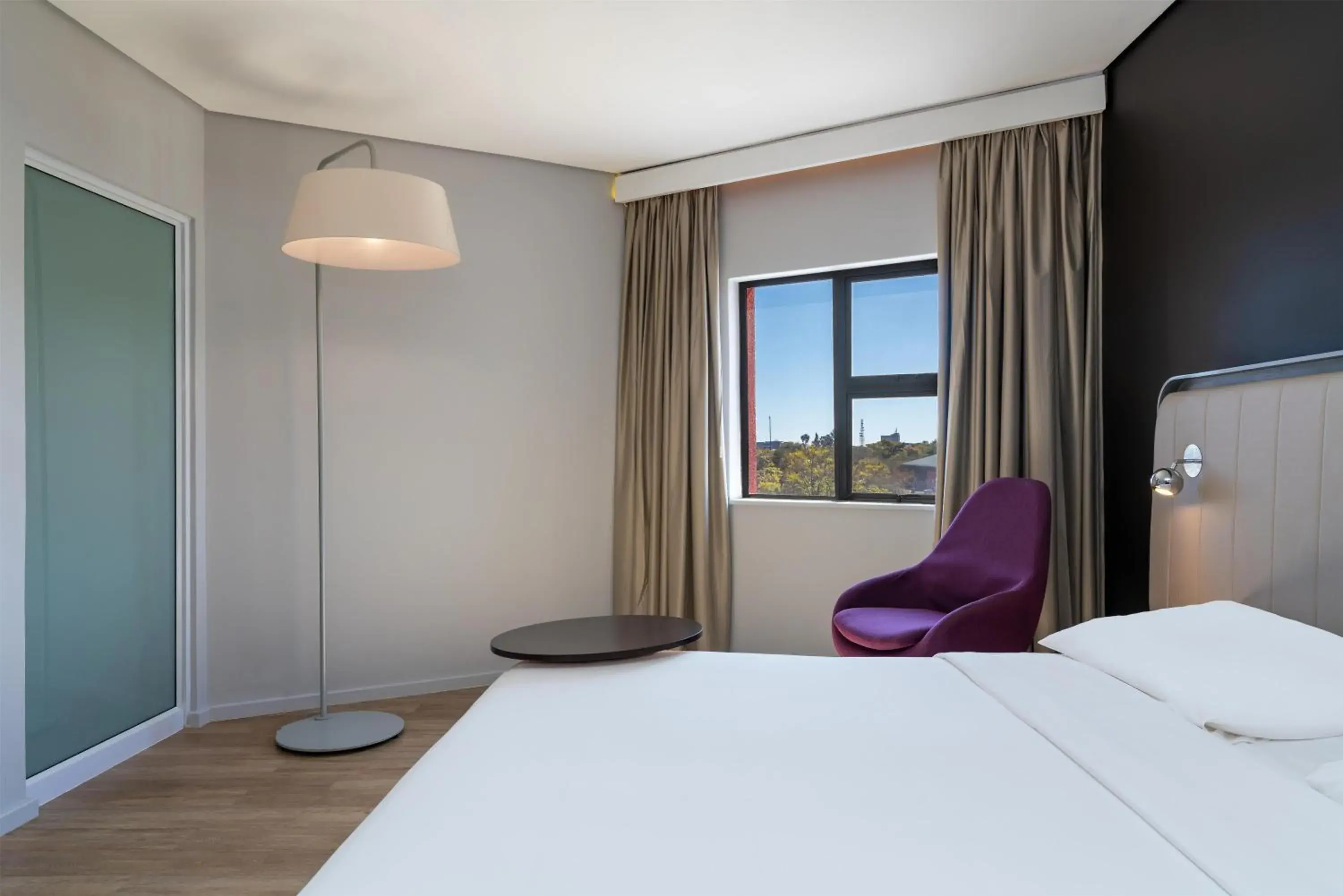 Photo of the whole room, Bed in Park Inn by Radisson Polokwane Photo of the whole room, Bed in Park Inn by Radisson Polokwane