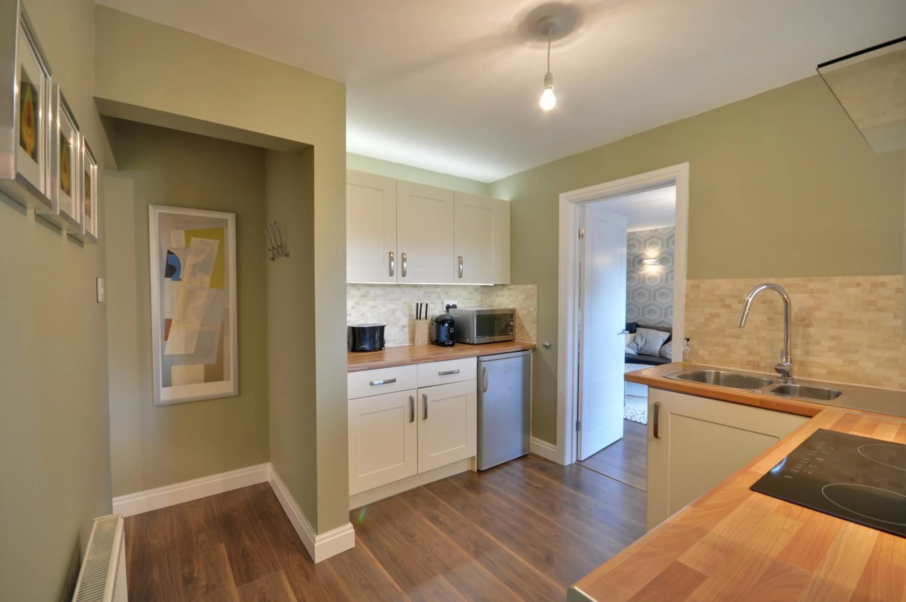 Coffee/tea facilities in The Garden Apartment, Near Airport & City