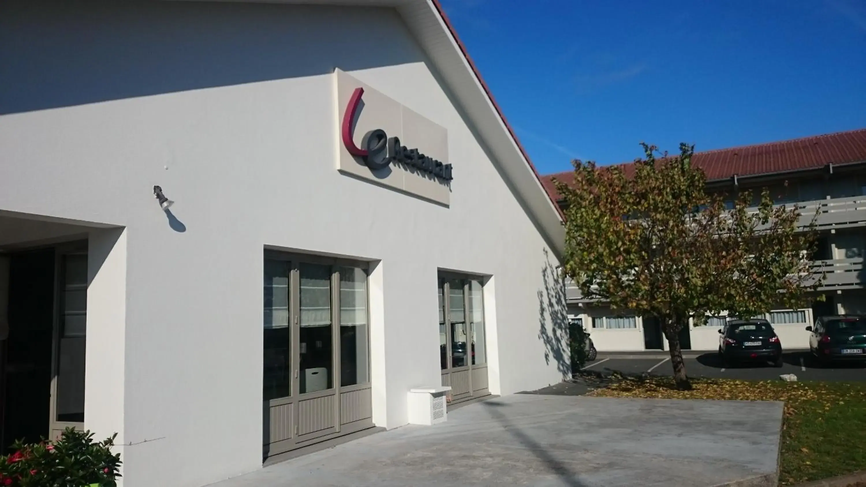 Facade/entrance in Campanile Bayonne Facade/entrance in Campanile Bayonne