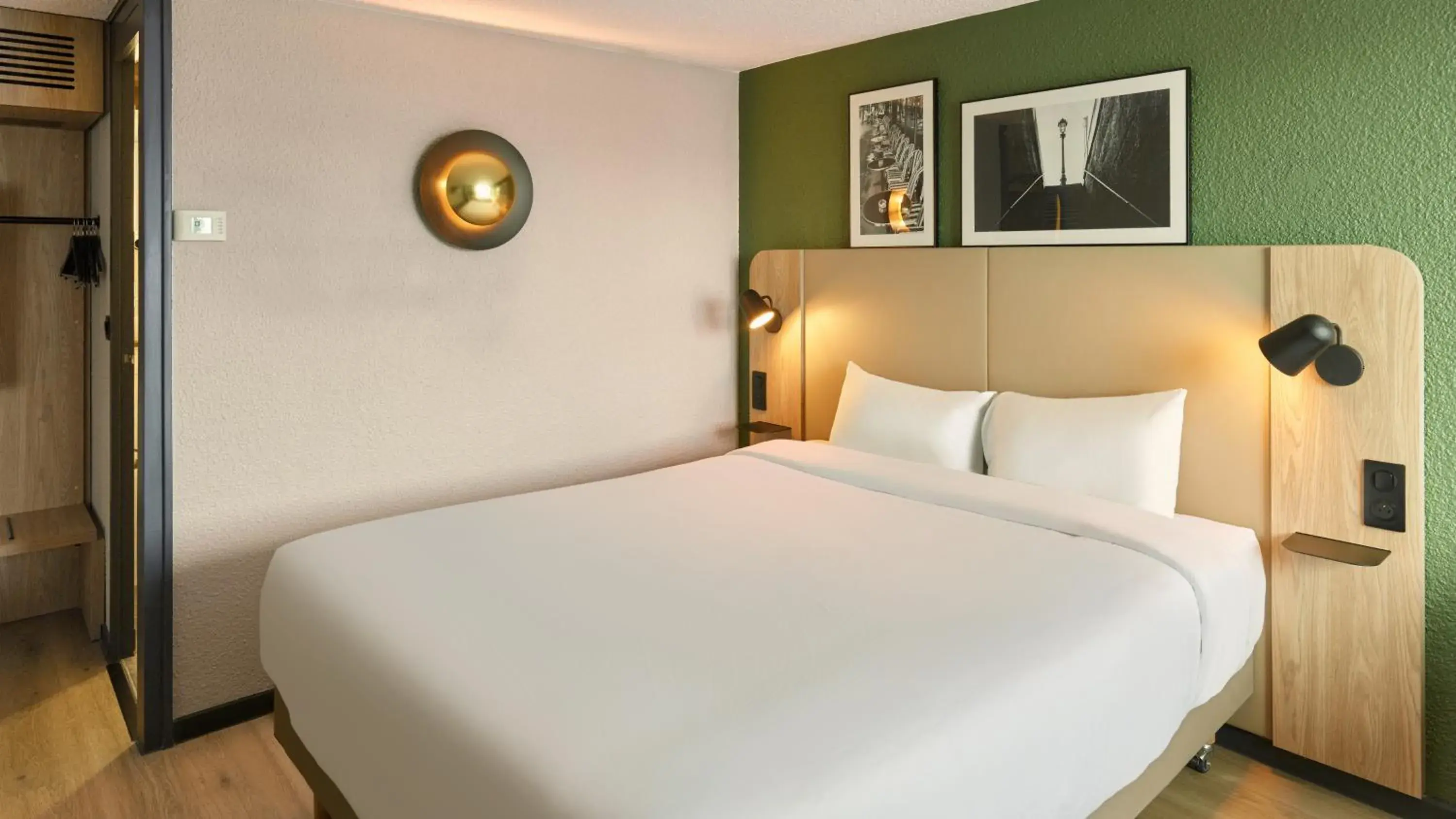 Bed in Campanile Bayonne Bed in Campanile Bayonne