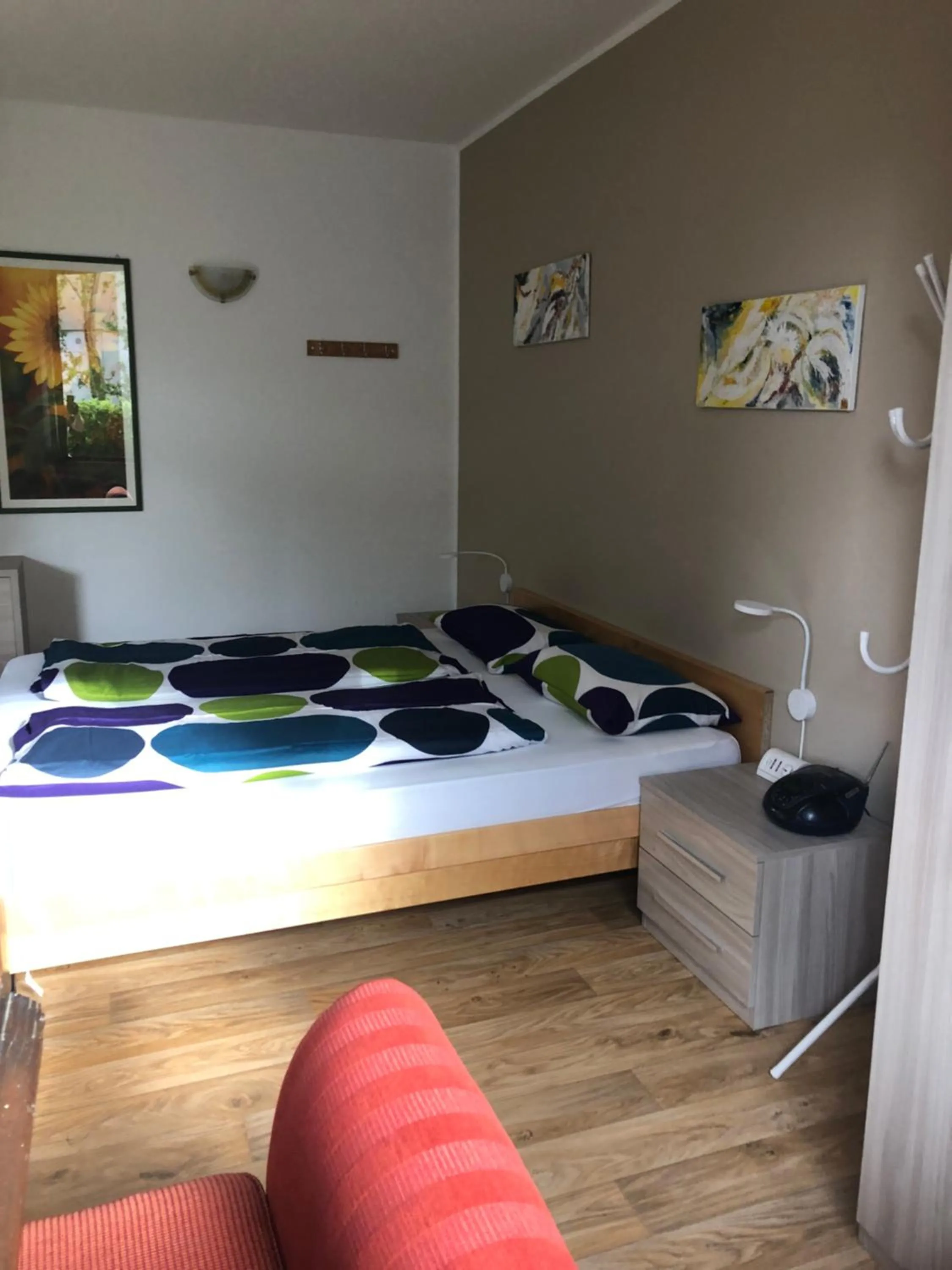Bedroom, Bed in Lugana 17