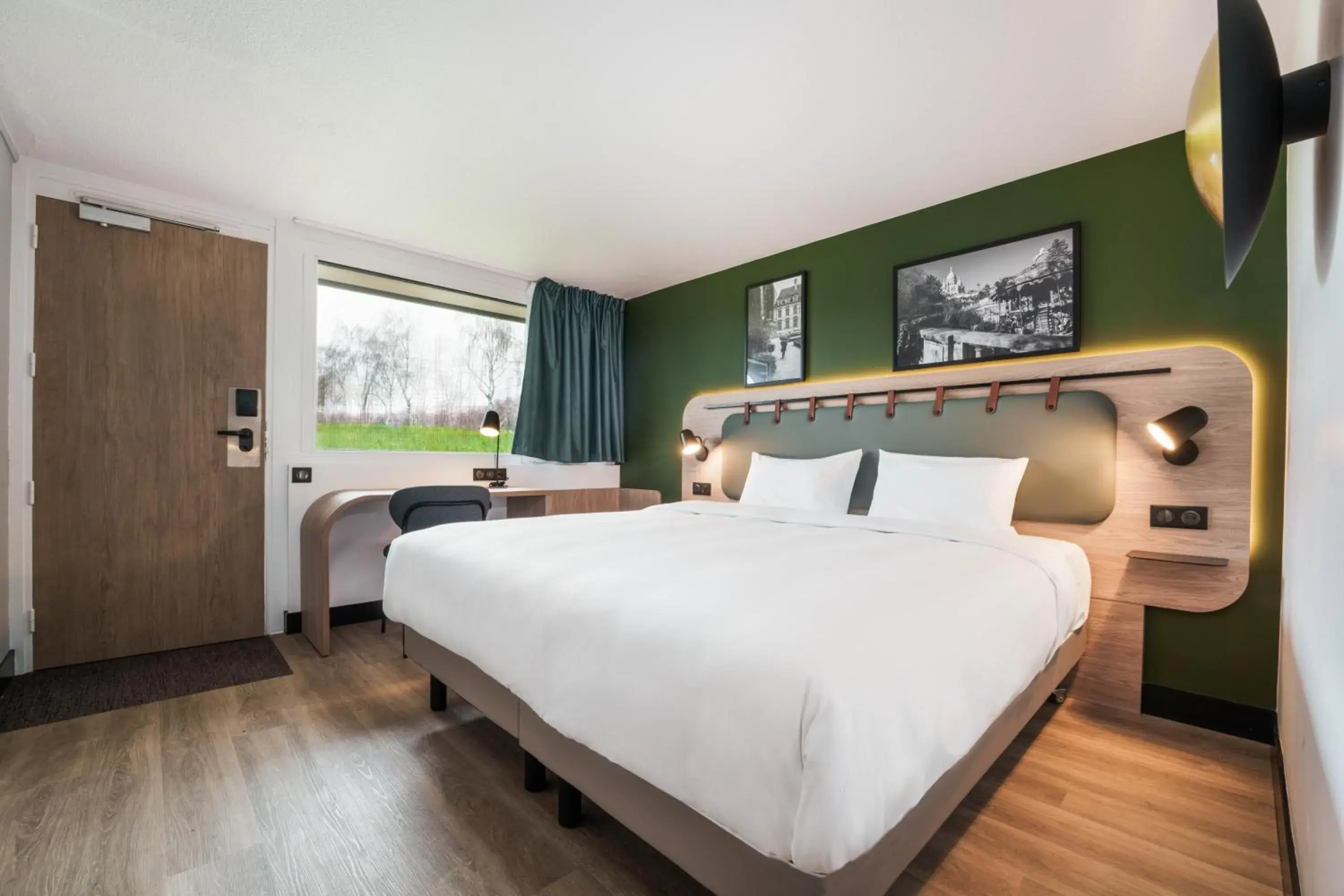 Property building, Bed in Campanile NATURE - Besançon Ouest Chateaufarine Property building, Bed in Campanile NATURE - Besançon Ouest Chateaufarine