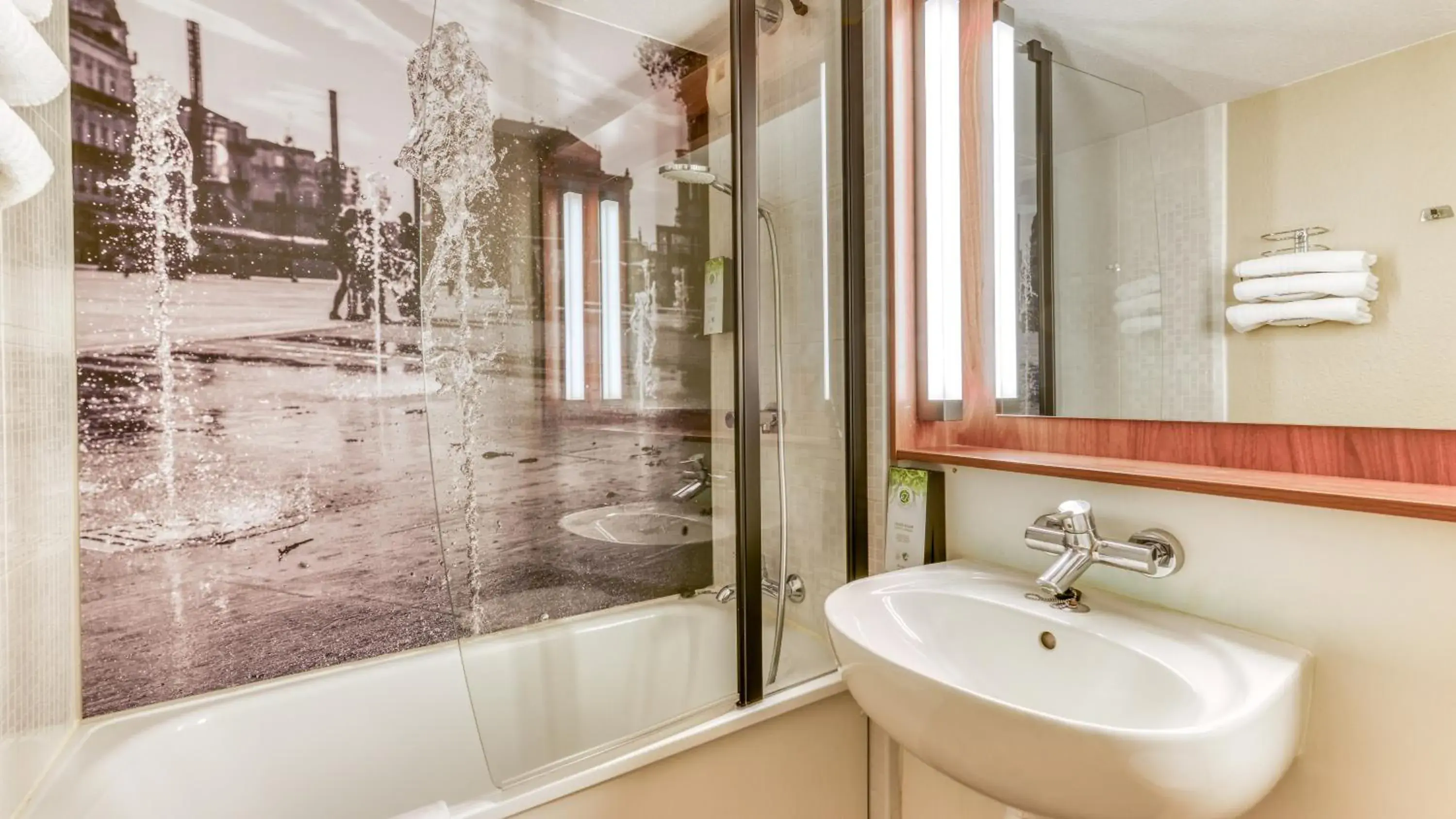 Bathroom in Campanile NATURE - Besançon Ouest Chateaufarine Bathroom in Campanile NATURE - Besançon Ouest Chateaufarine