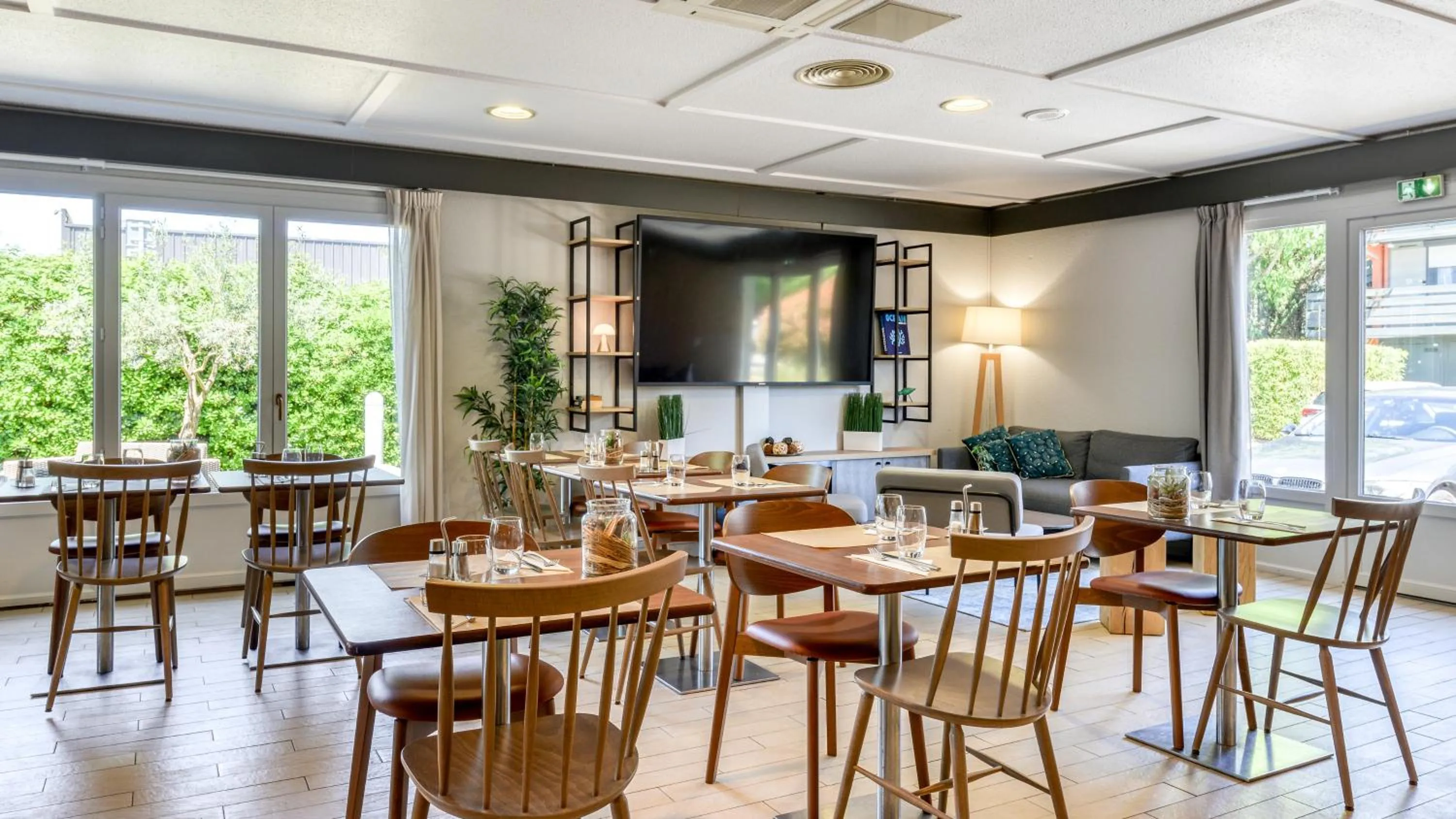 Restaurant/places to eat in Campanile NATURE - Besançon Ouest Chateaufarine