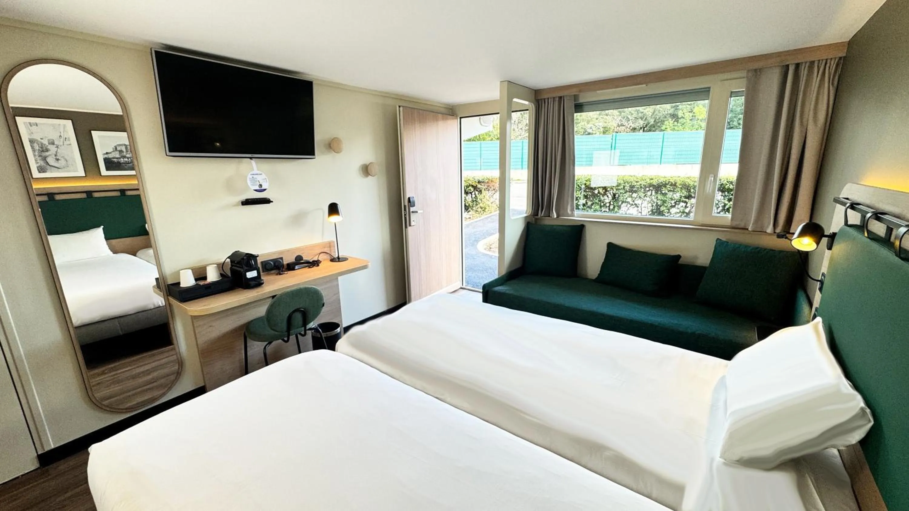 Bed in Campanile Bollène A7