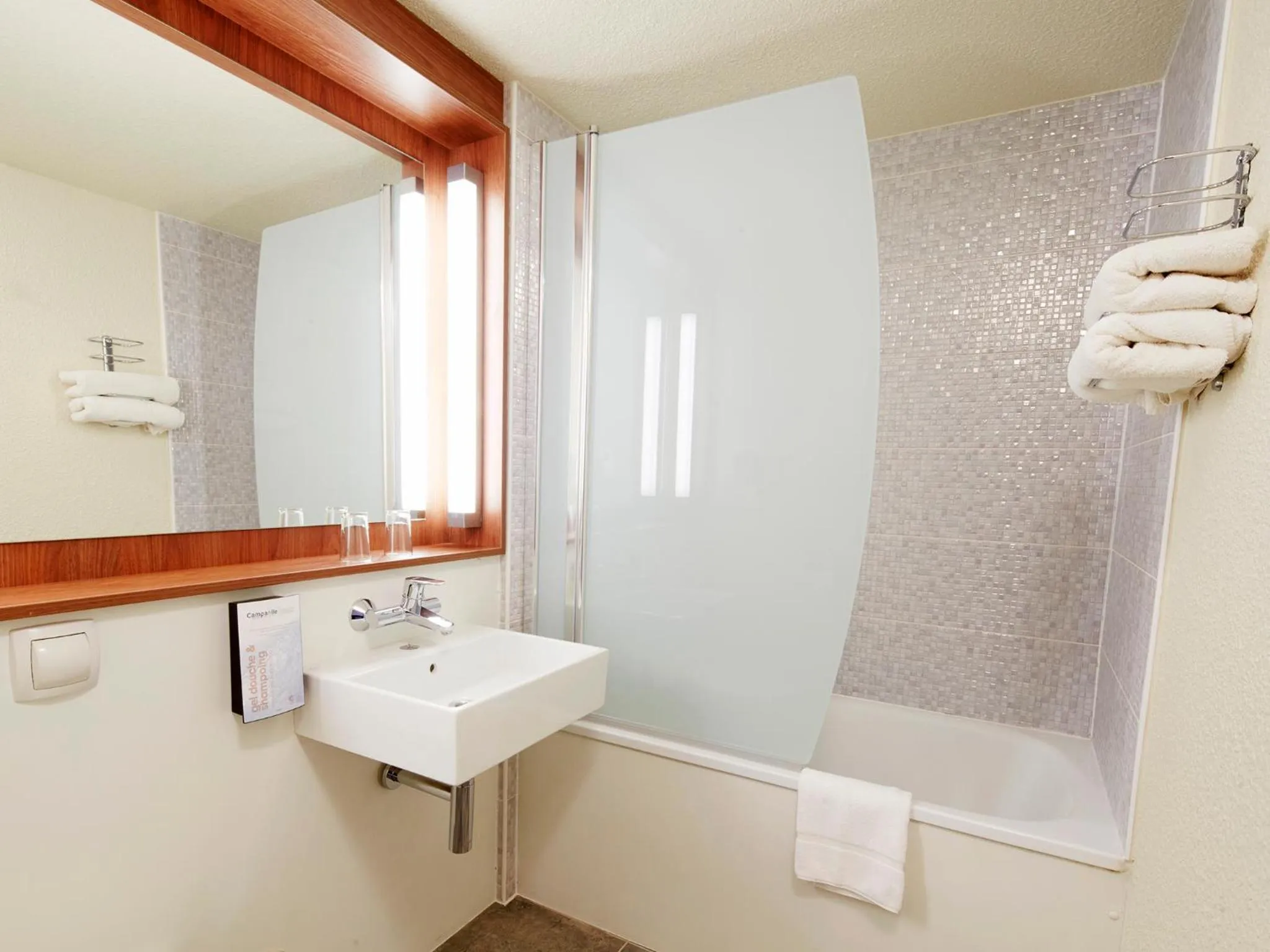 Double Room in Campanile NATURE - Bordeaux Est Artigues