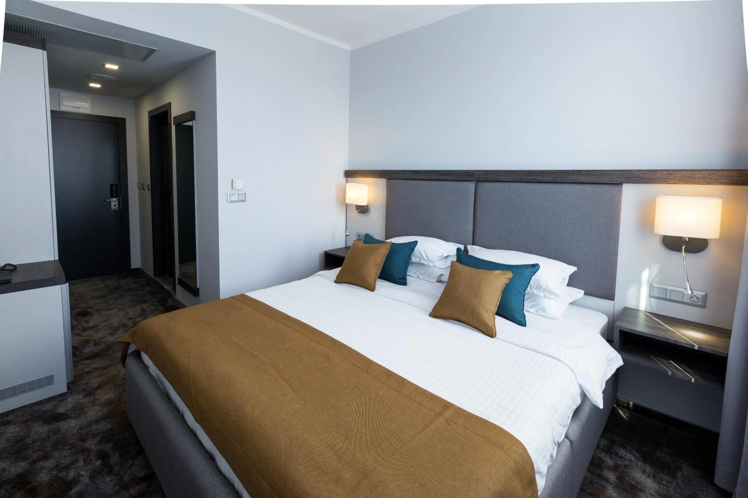 Photo of the whole room, Bed in Best Western PLUS Premium Inn