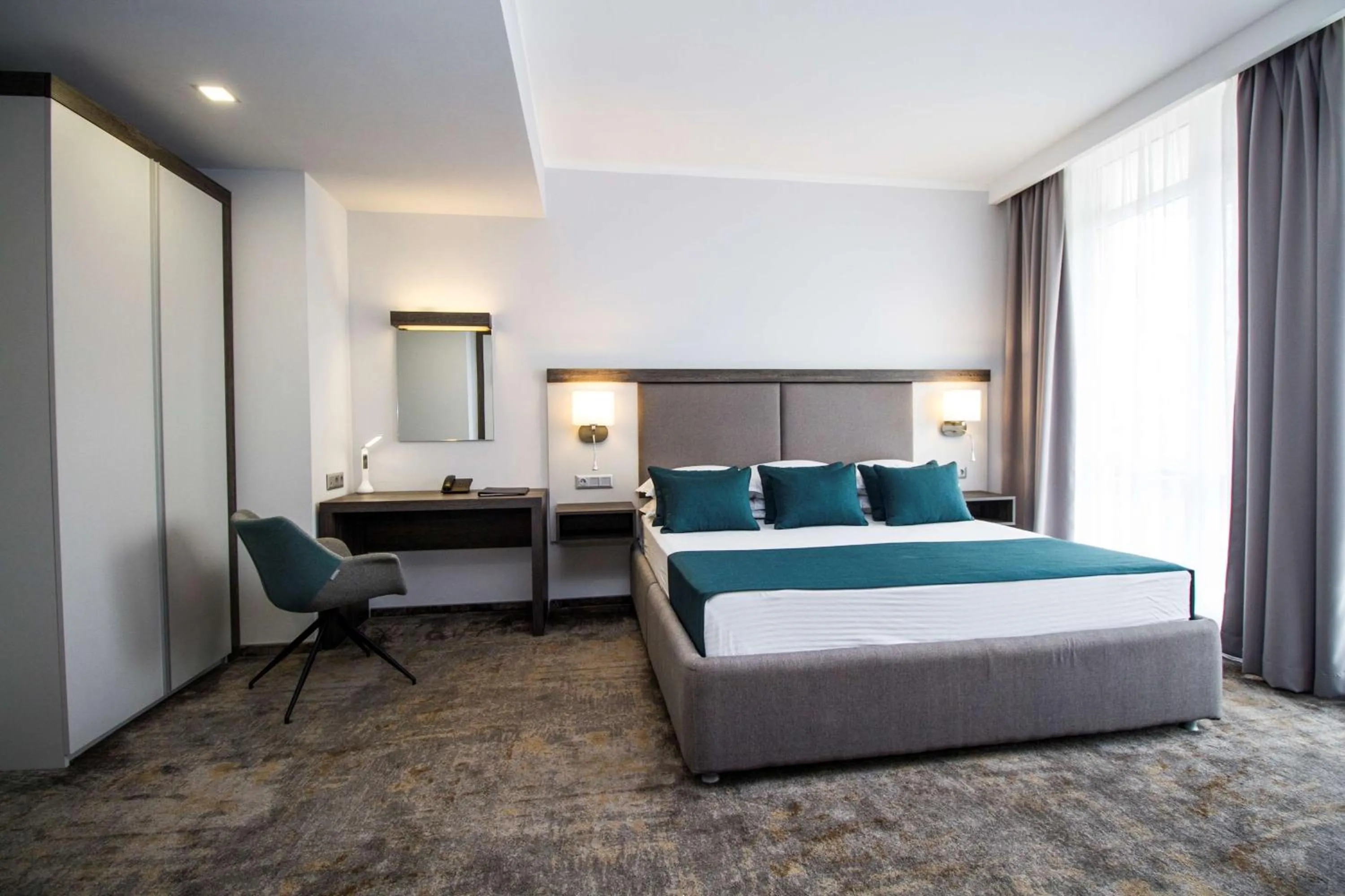 Bedroom, Bed in Best Western PLUS Premium Inn