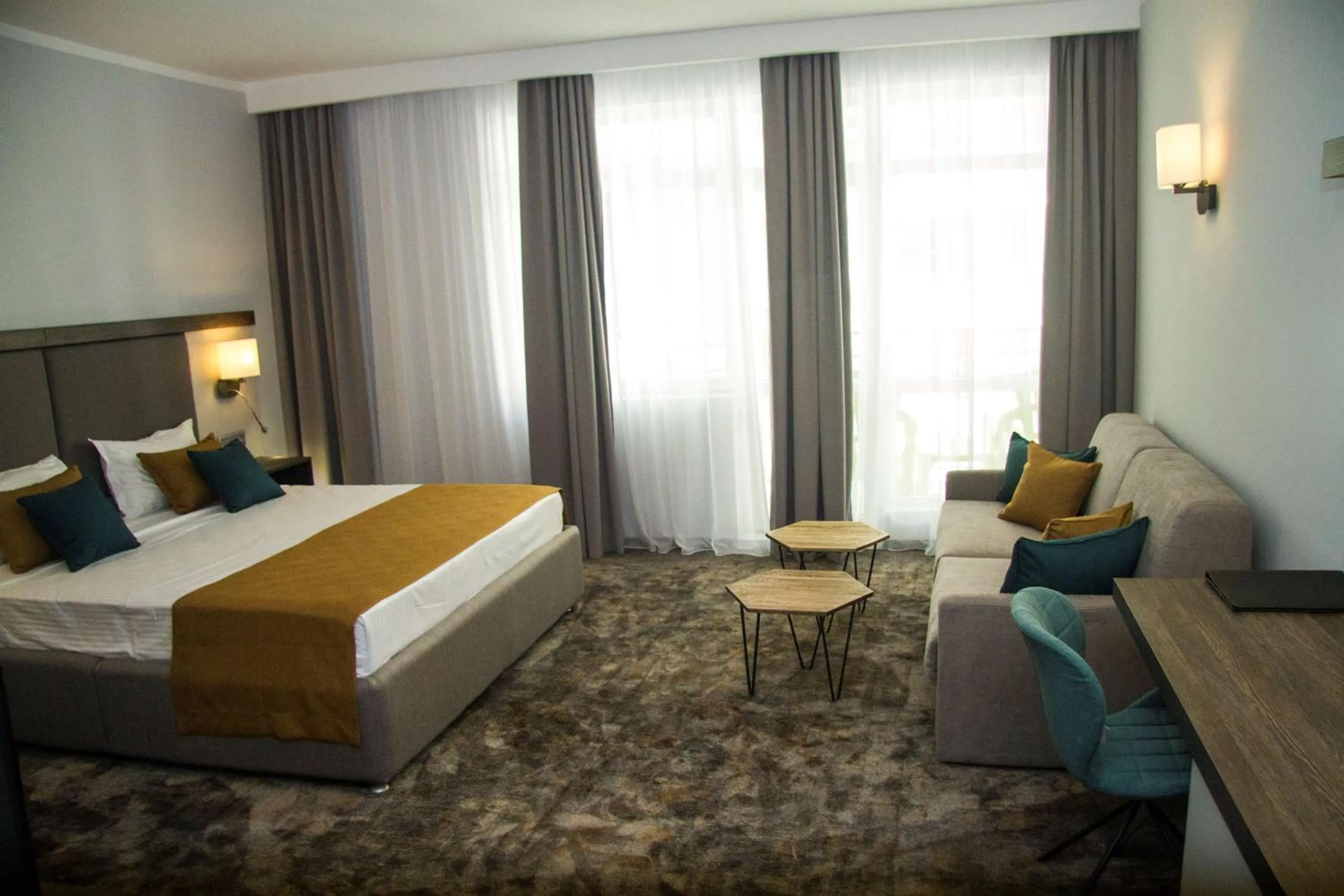 Photo of the whole room, Bed in Best Western PLUS Premium Inn