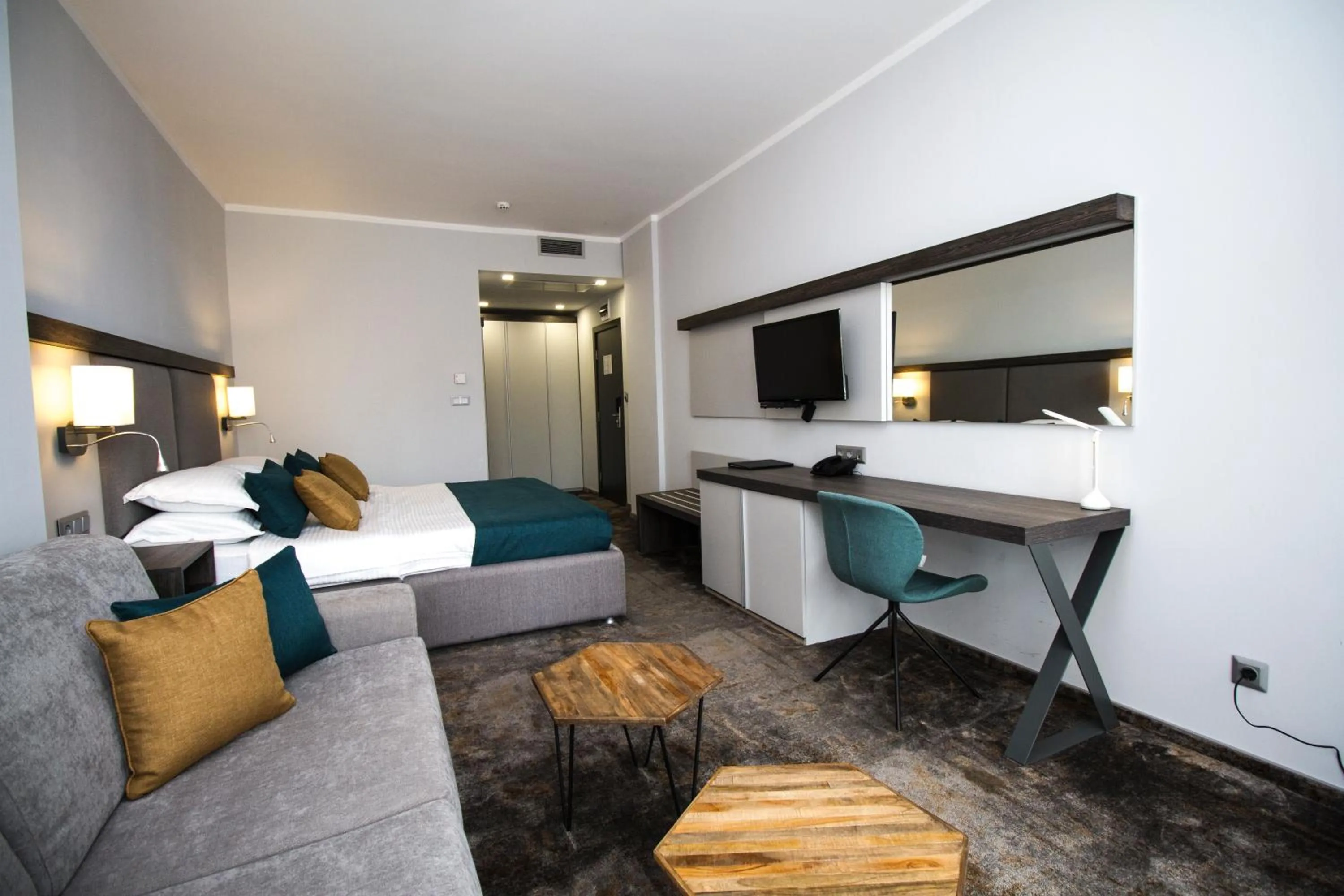 Photo of the whole room in Best Western PLUS Premium Inn