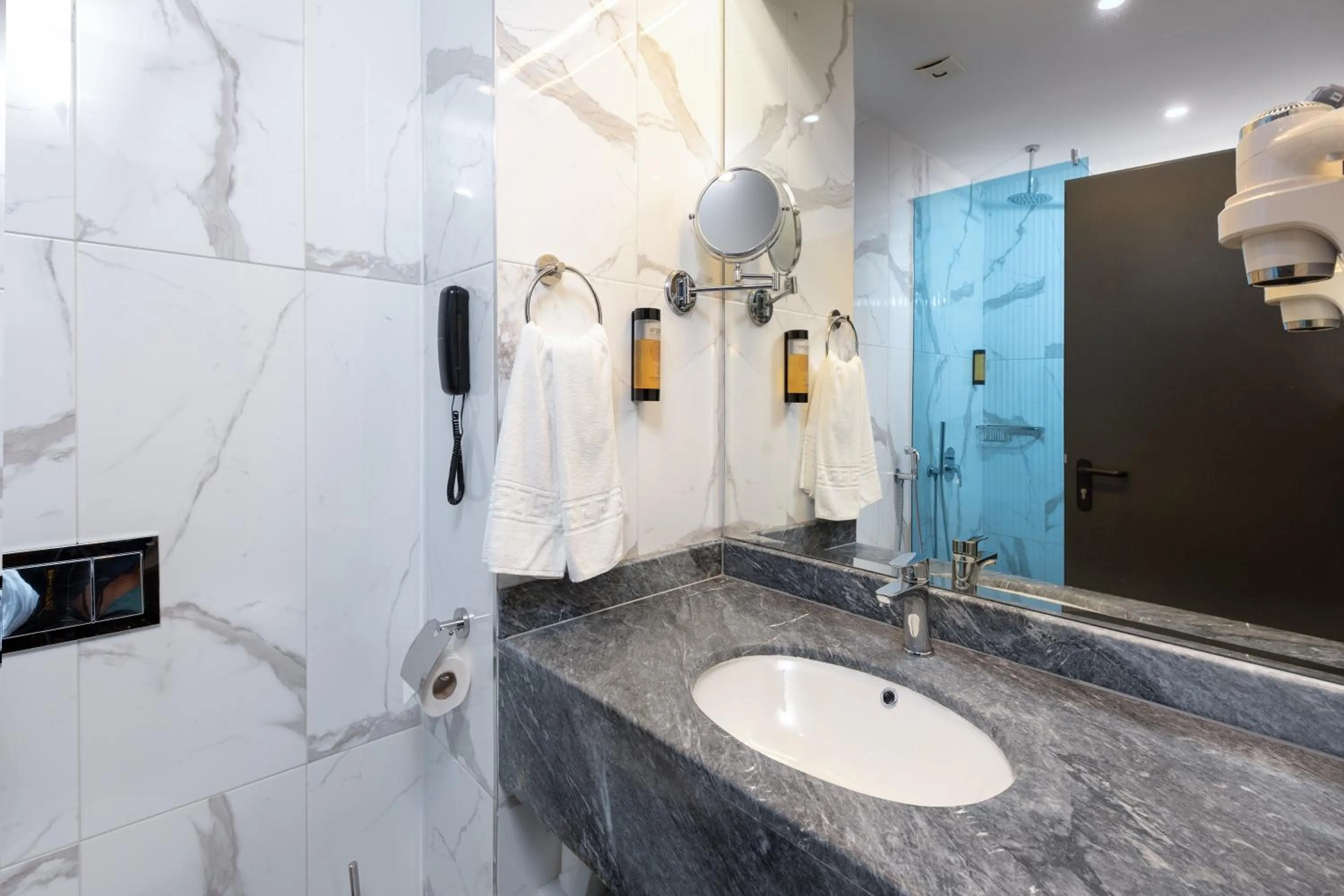 Bathroom in Best Western PLUS Premium Inn