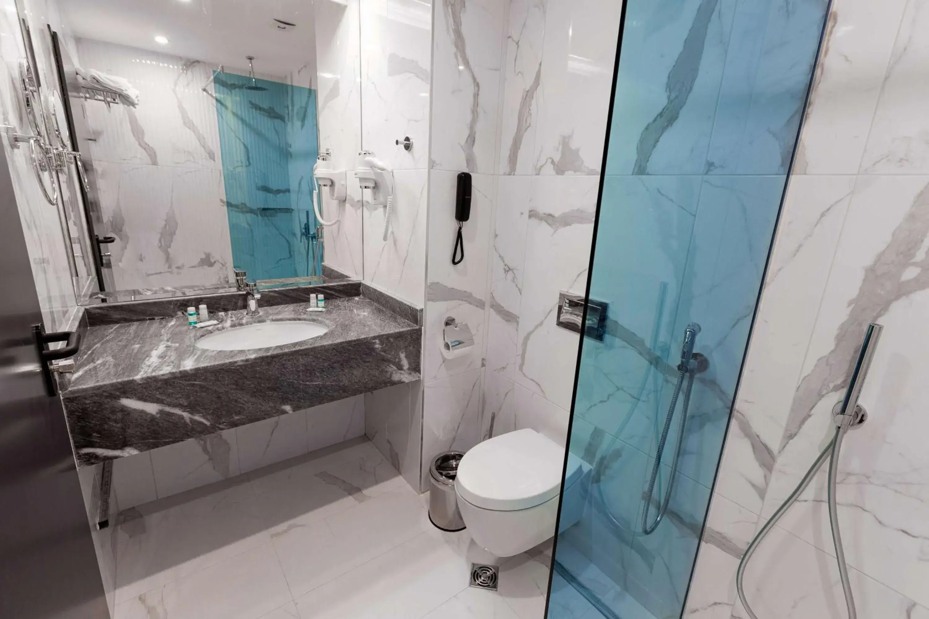 Bathroom in Best Western PLUS Premium Inn Bathroom in Best Western PLUS Premium Inn