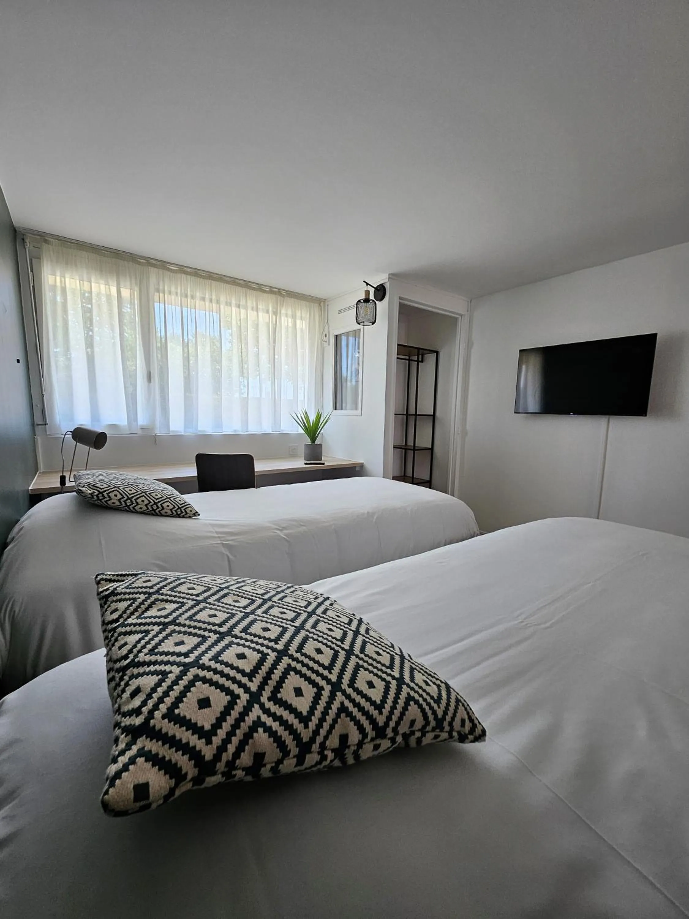 Bedroom, Bed in Campanile Chartres