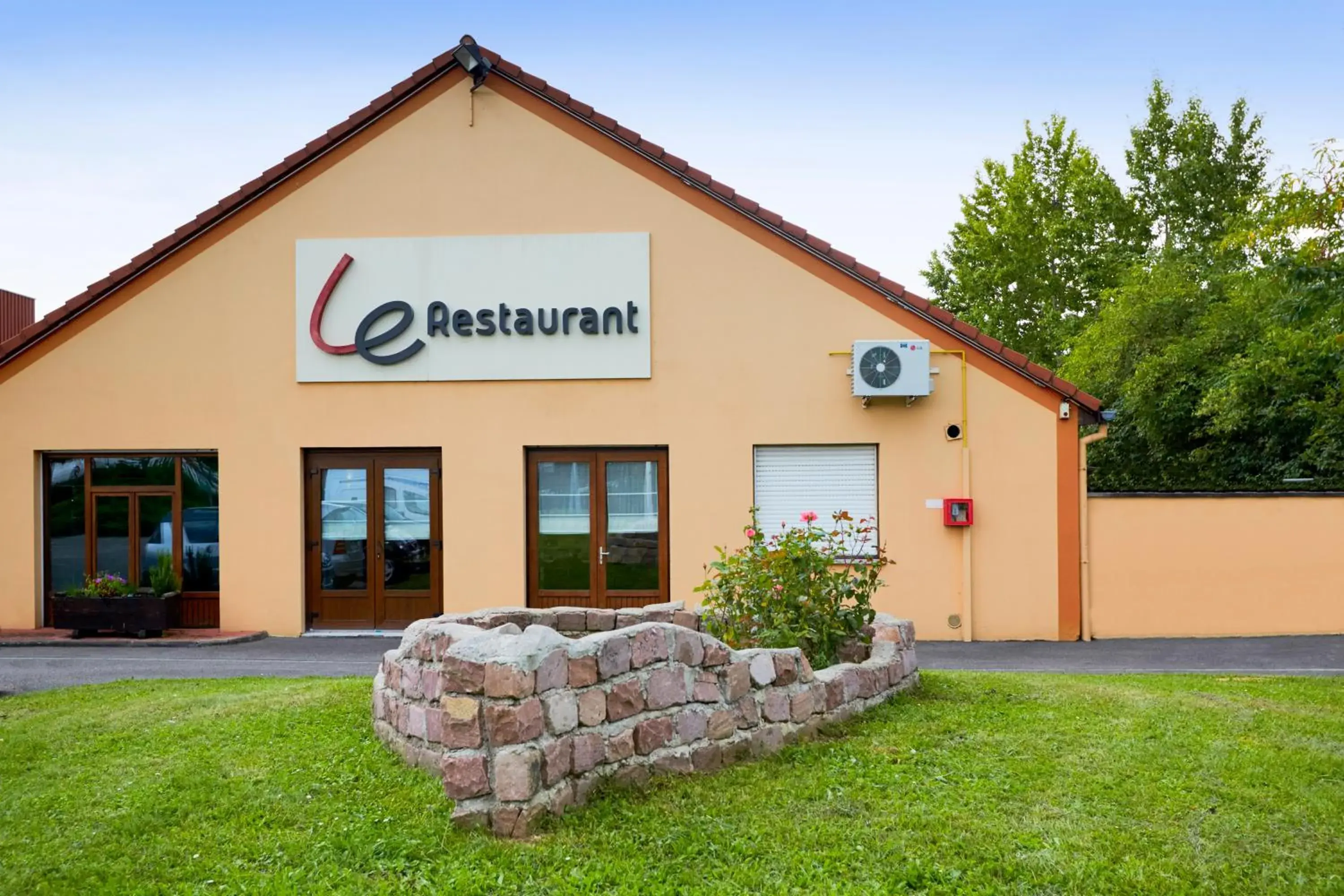 Property building in Campanile Colmar - Parc des Expositions Property building in Campanile Colmar - Parc des Expositions