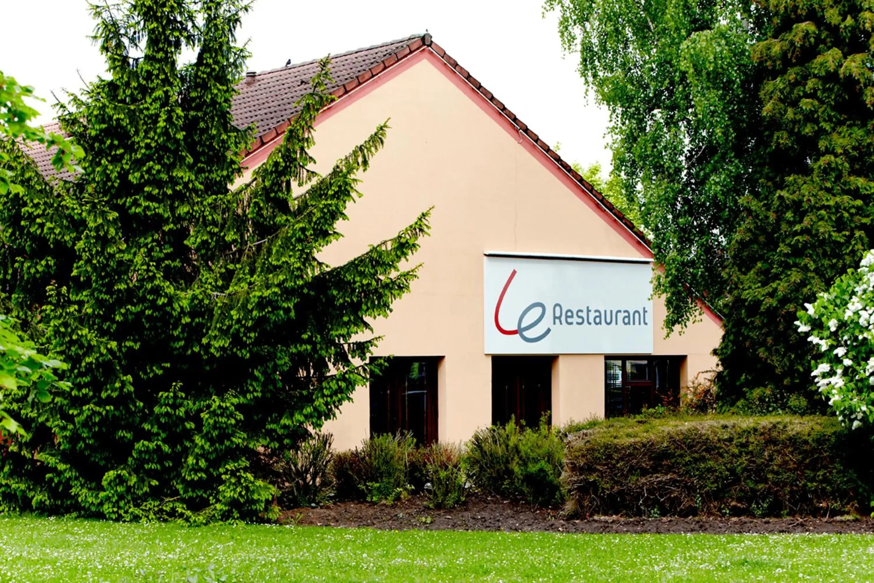 Facade/entrance in Campanile Colmar - Parc des Expositions Facade/entrance in Campanile Colmar - Parc des Expositions