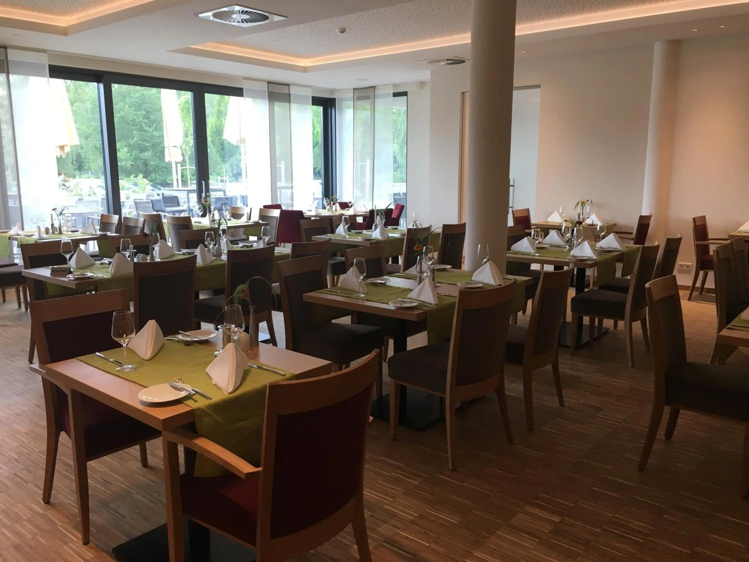 Restaurant/places to eat in Hotel Susato