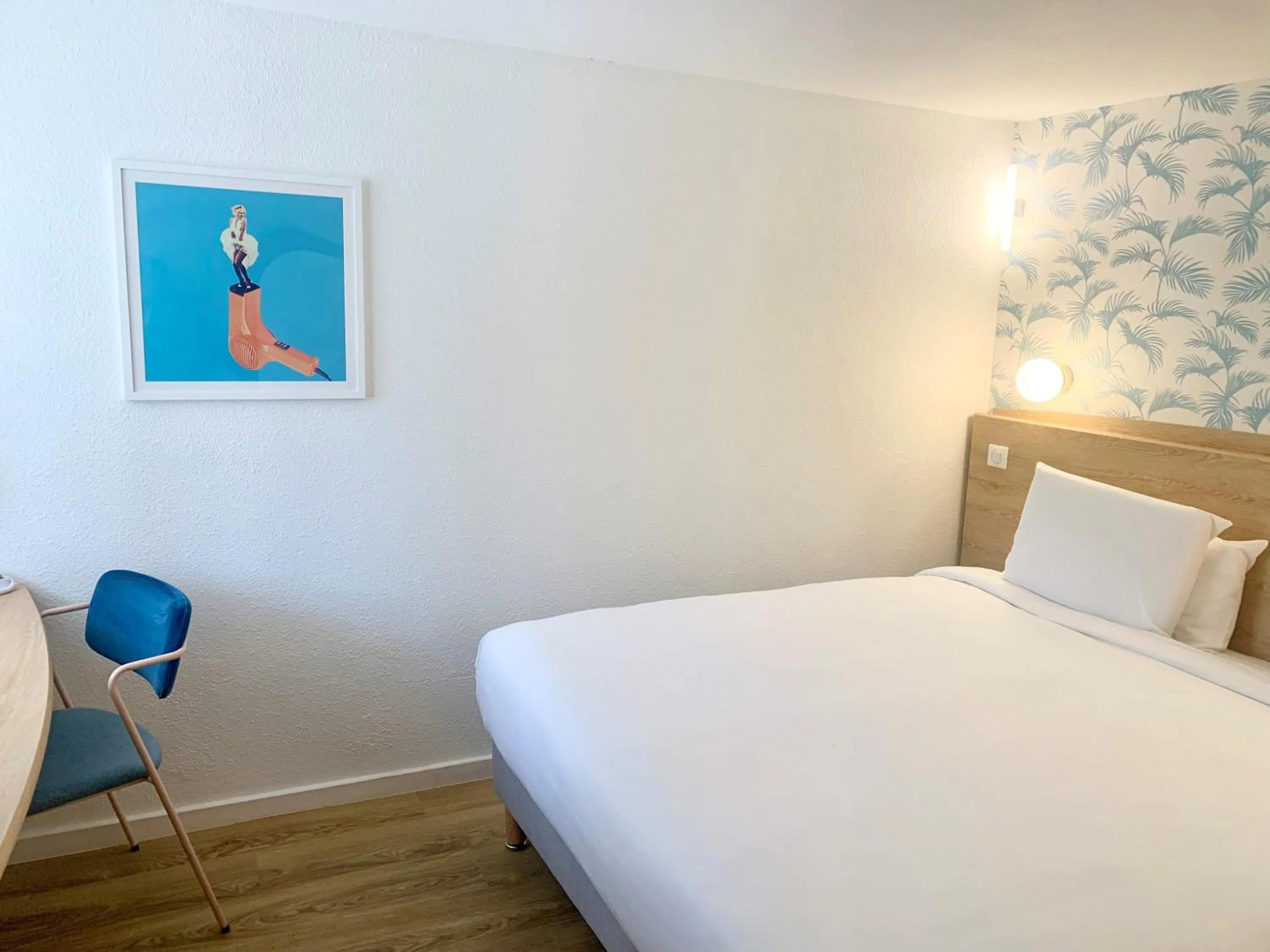 Bed in Kyriad Cannes - Mandelieu