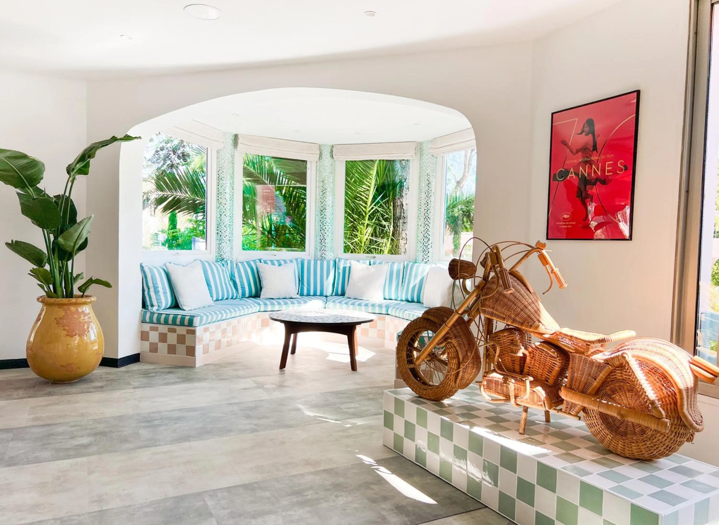 Lobby or reception in Kyriad Cannes - Mandelieu