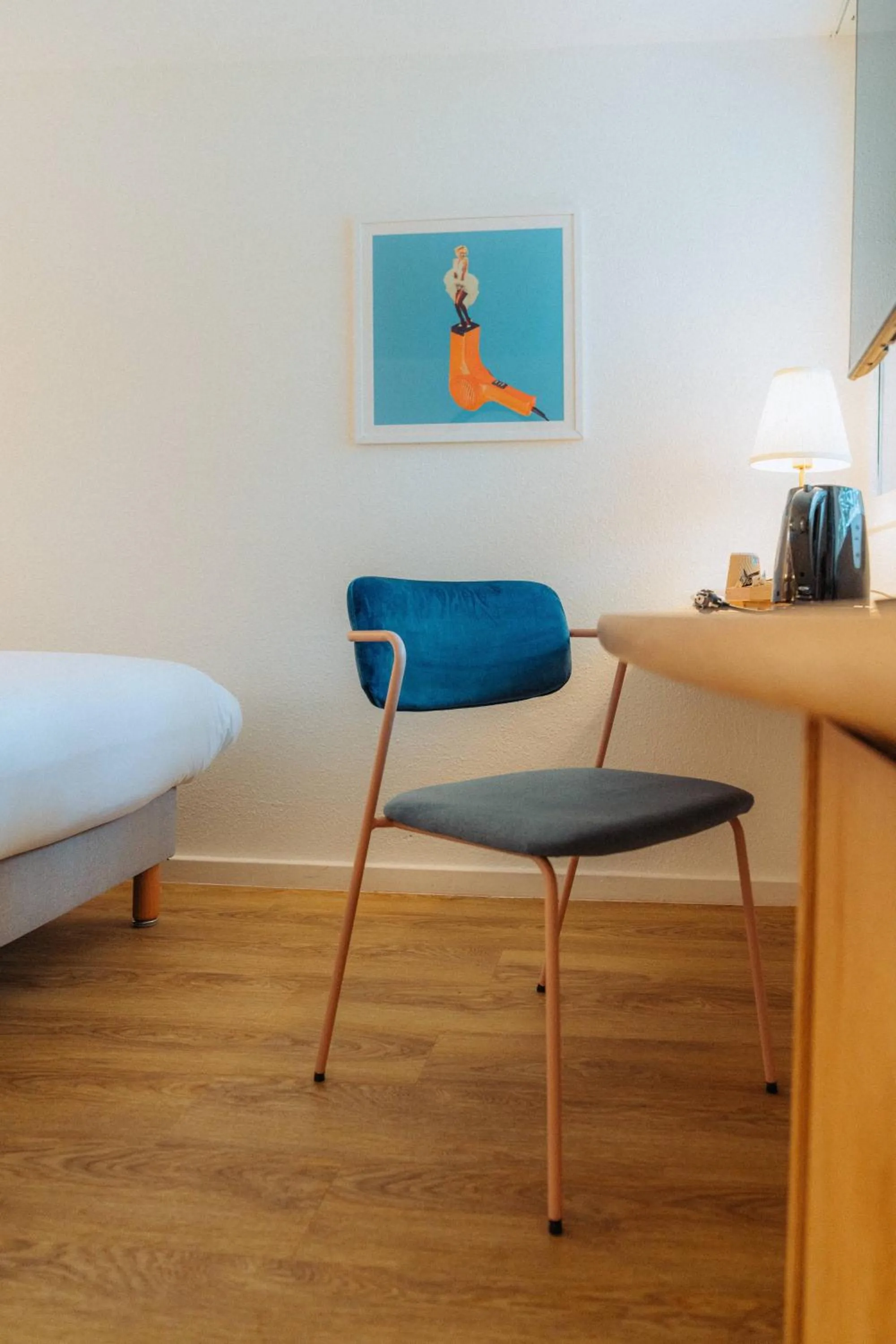 Seating area, Bed in Kyriad Cannes - Mandelieu