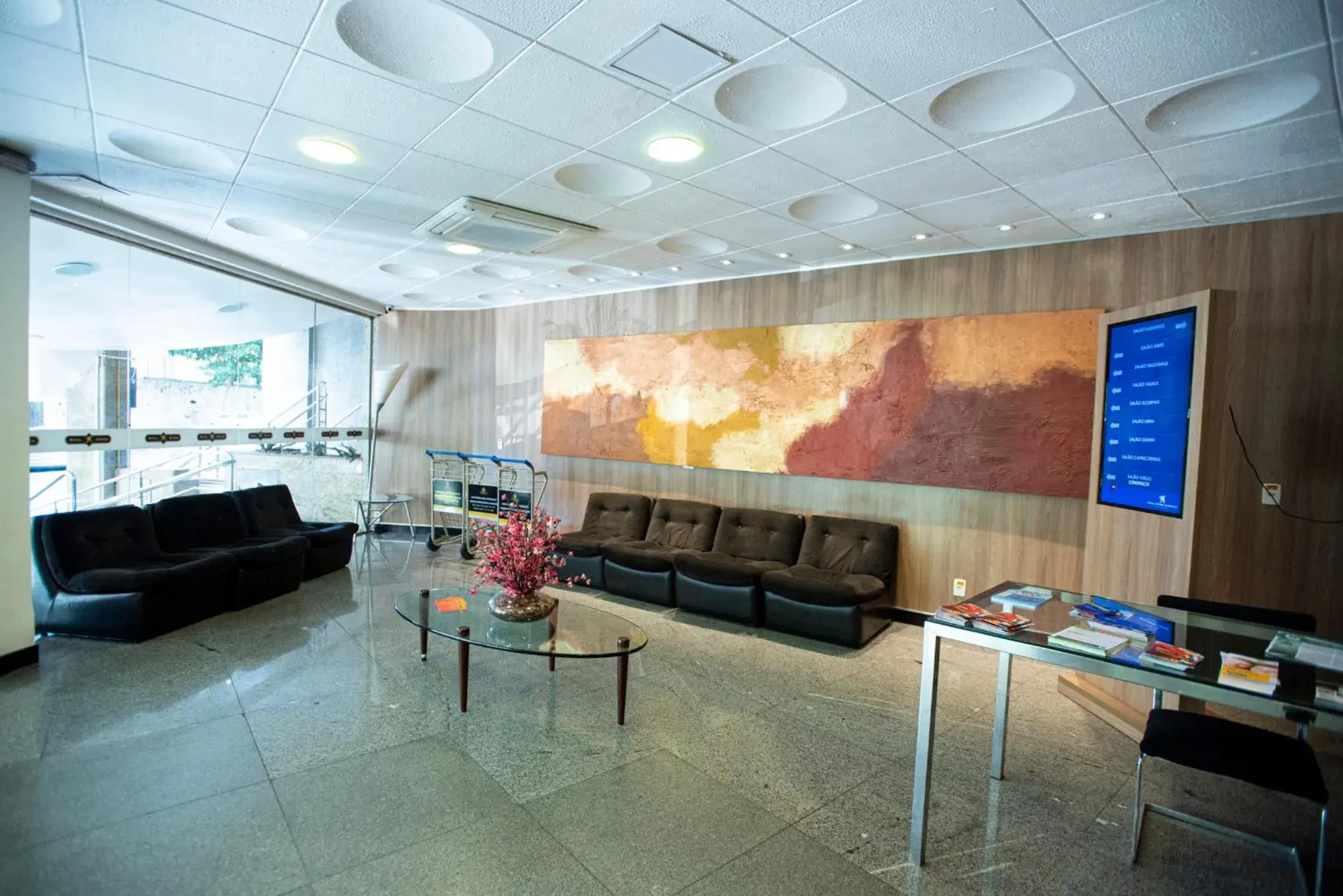 Living room in Royal Center Hotel Lourdes Living room in Royal Center Hotel Lourdes