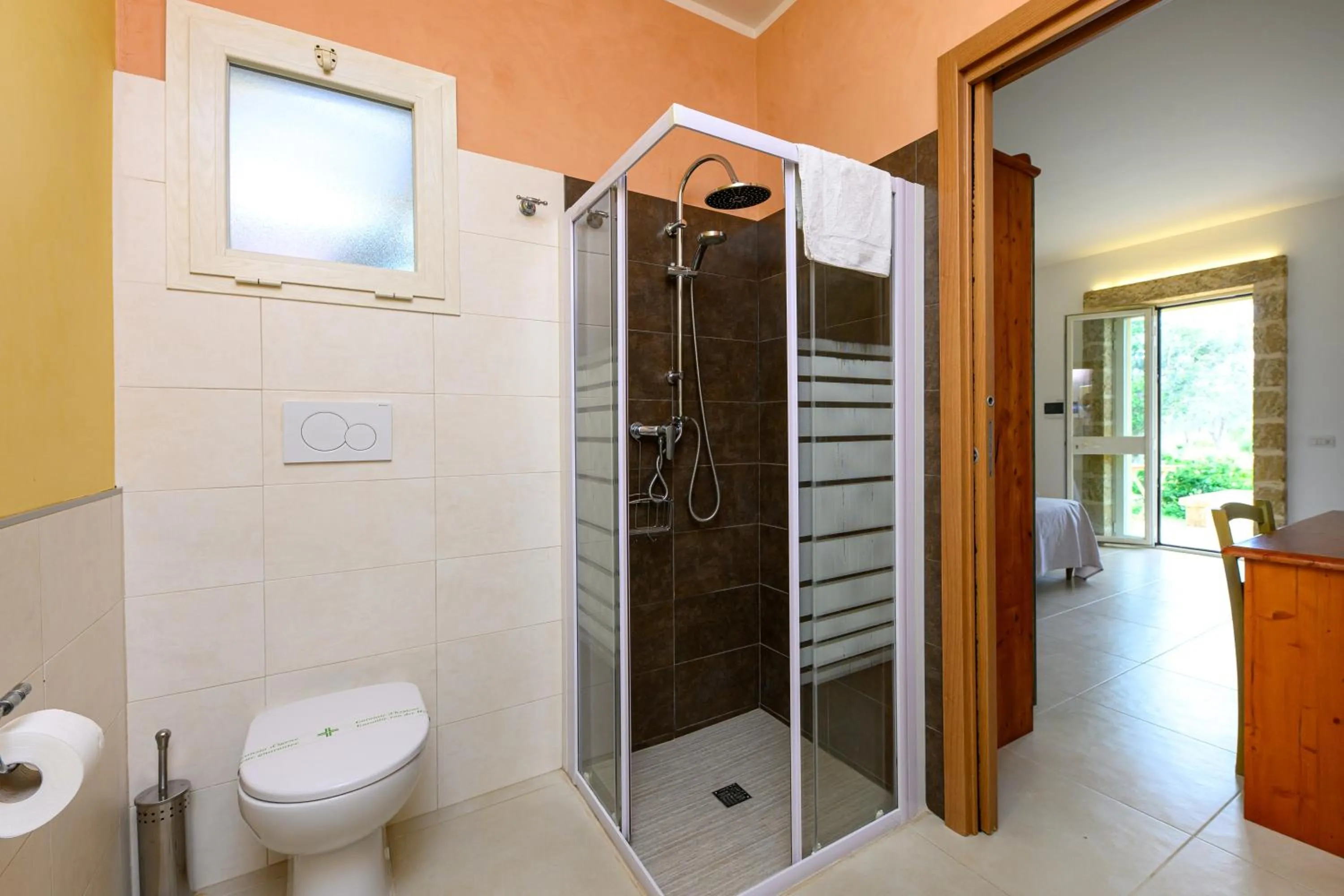 Shower in Agriturismo Tenuta Calitre