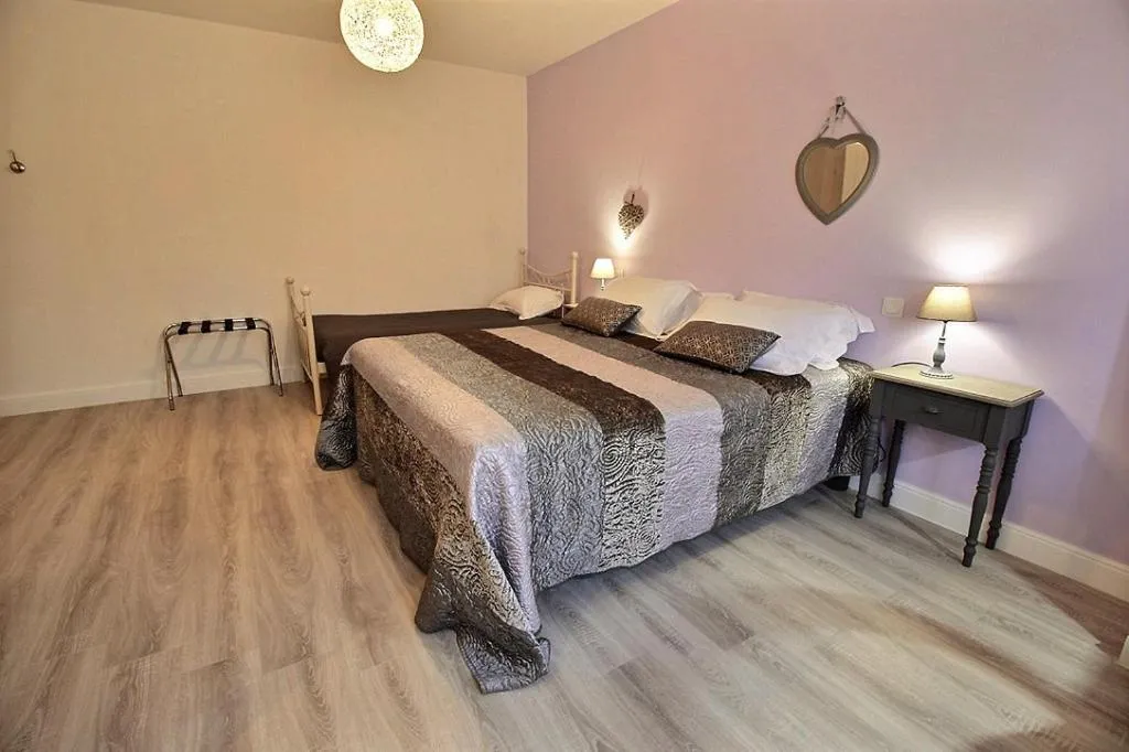 Bed in Logis du Lièvre d'or