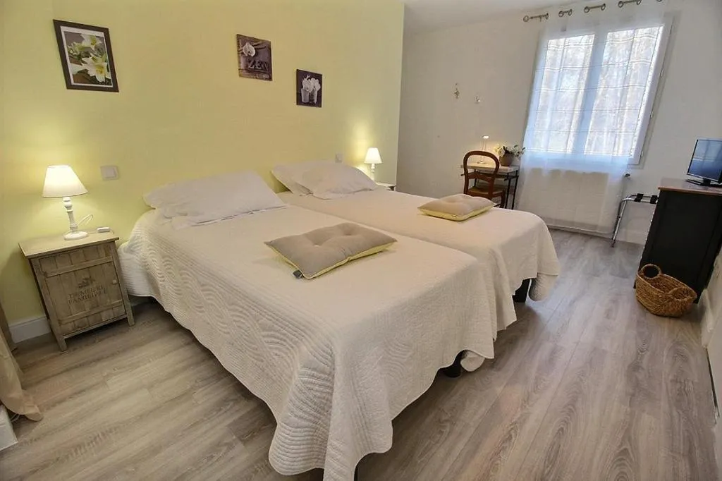 Bed in Logis du Lièvre d'or