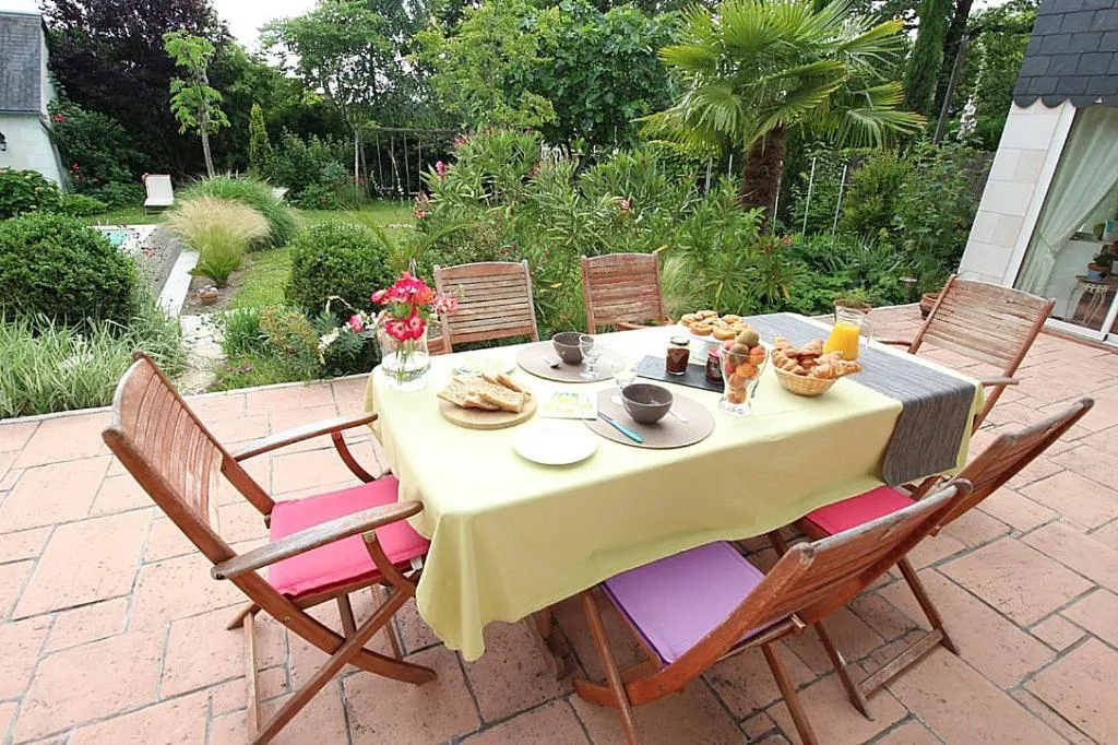 Garden view in Logis du Lièvre d'or