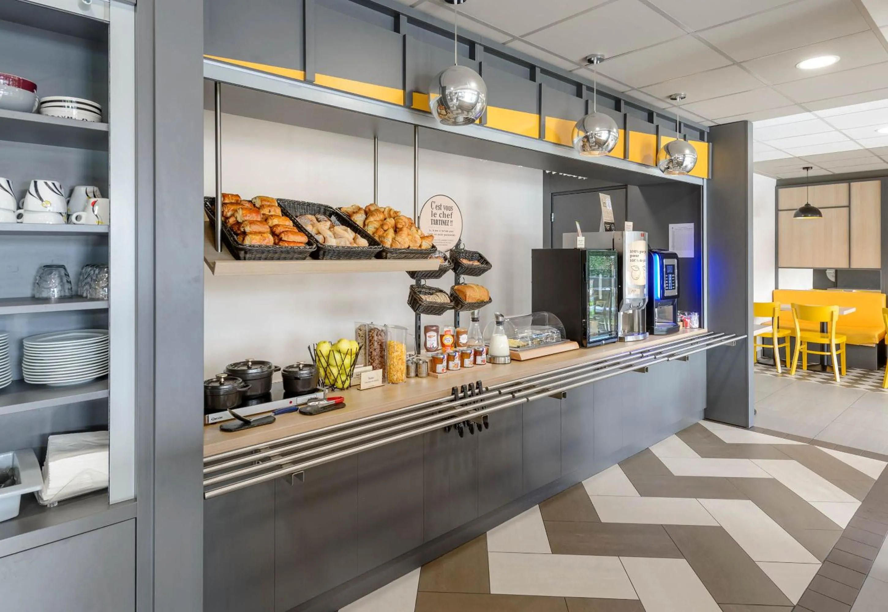 Buffet breakfast in B&B HOTEL Albi