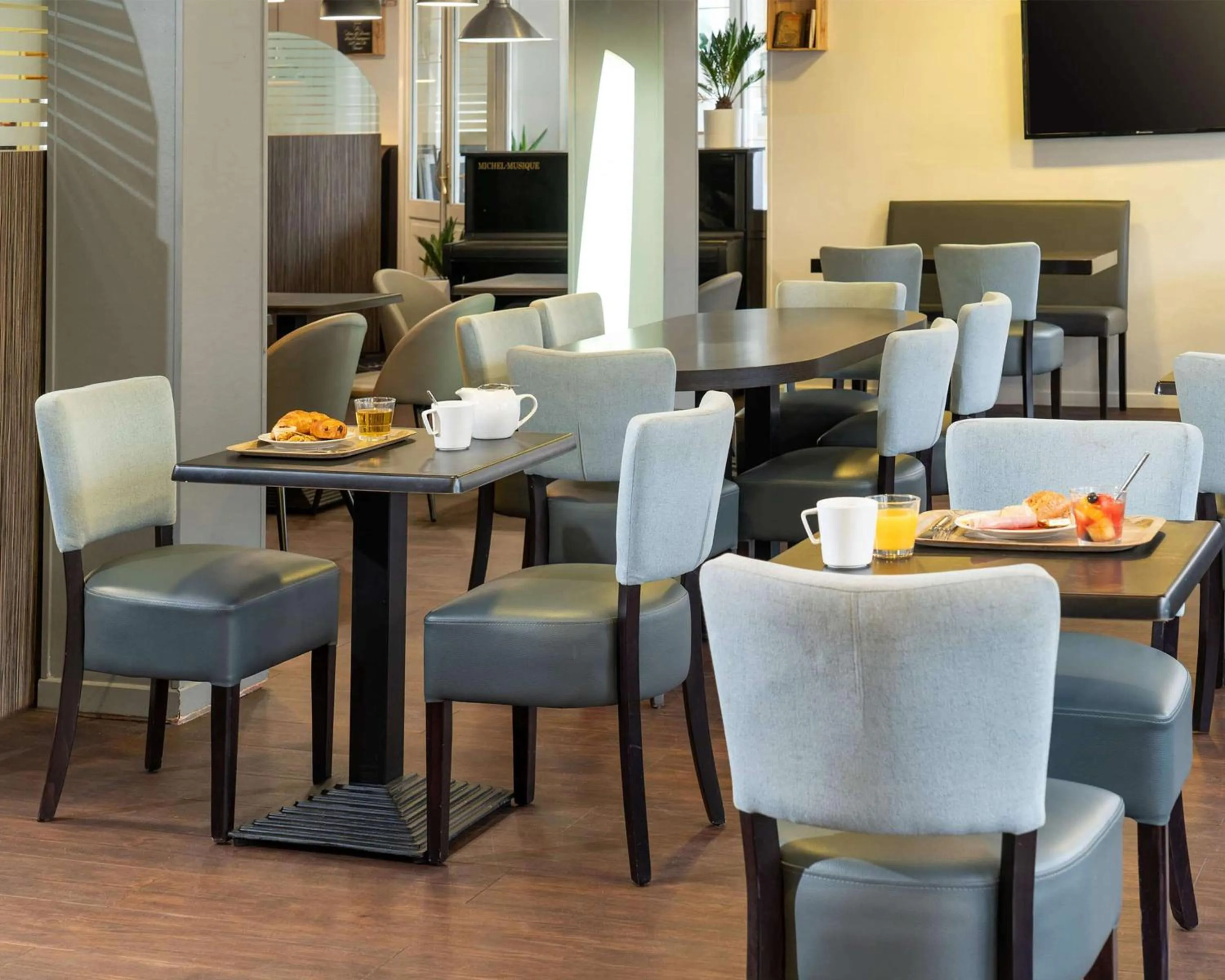 Restaurant/places to eat in Best Western Voiron Centre