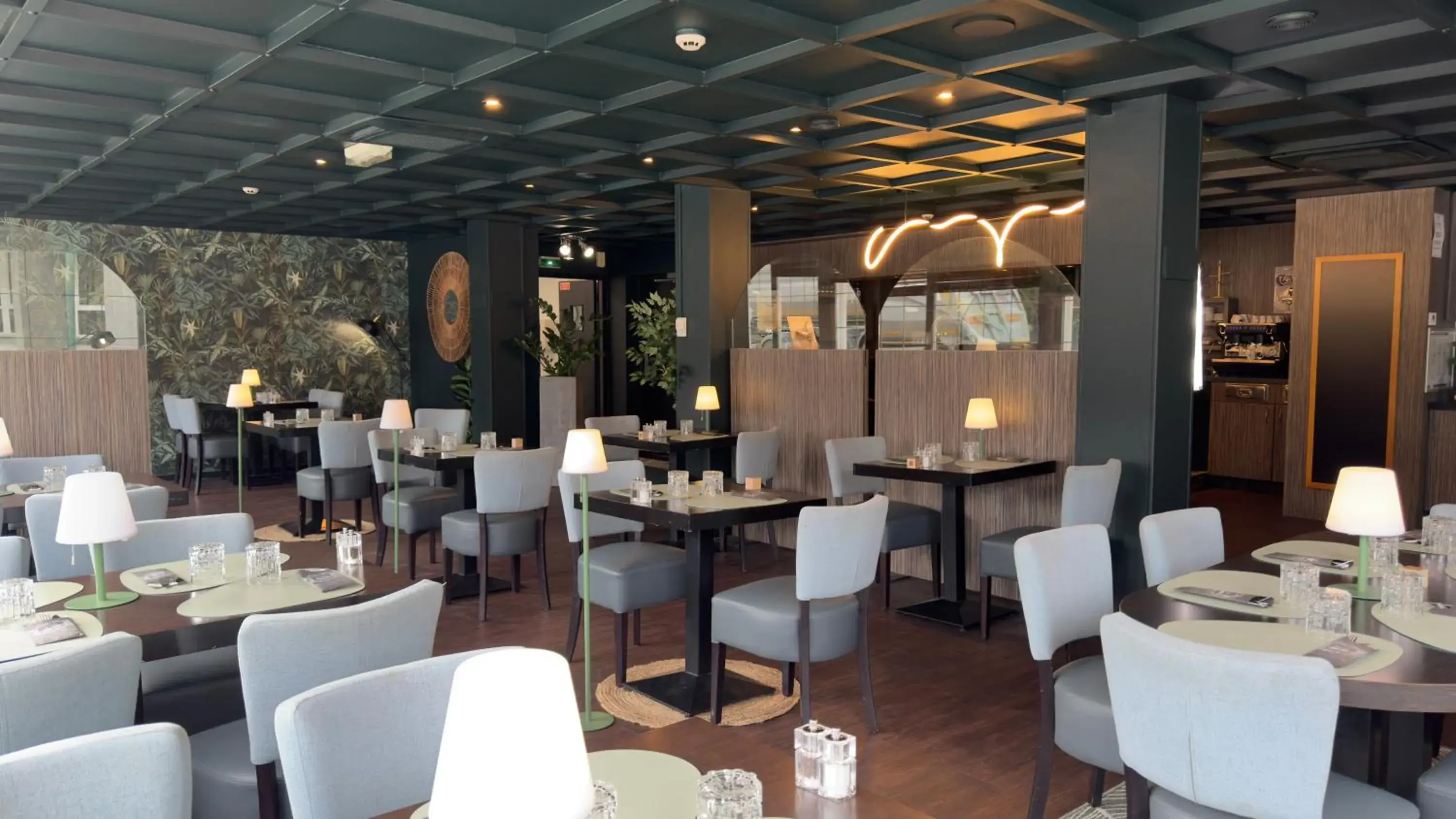 Restaurant/places to eat in Kyriad Grenoble-Voiron Chartreuse-Centr'alp Restaurant/places to eat in Kyriad Grenoble-Voiron Chartreuse-Centr'alp