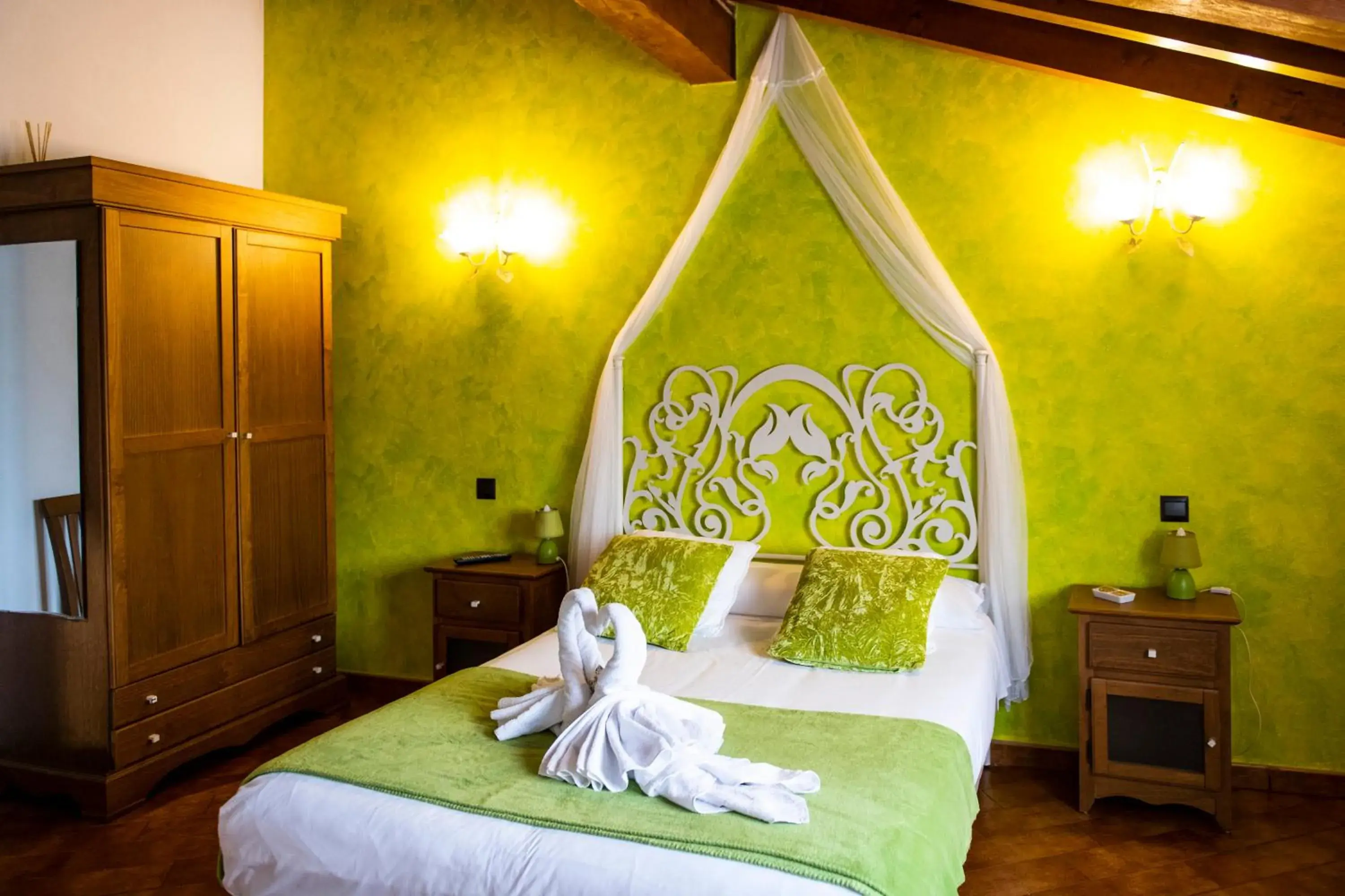 Comfort Double Room with Spa Bath in Posada La Fabula Comfort Double Room with Spa Bath in Posada La Fabula