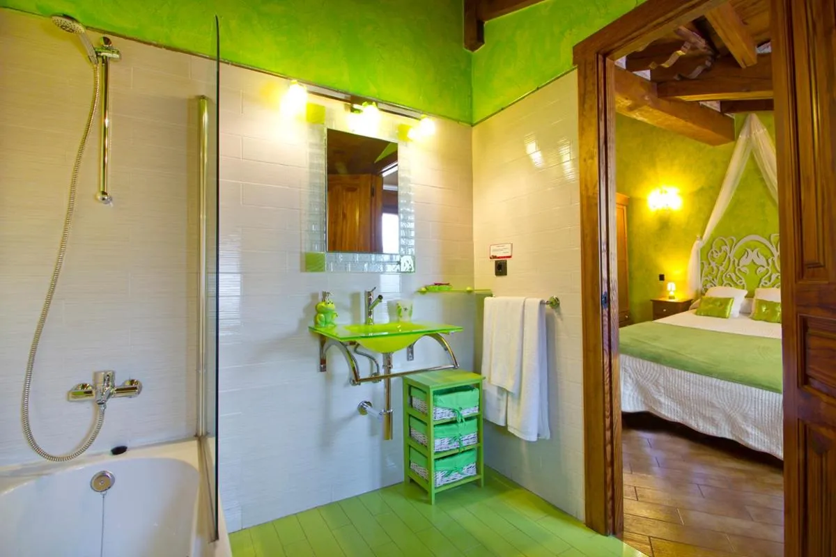 Bathroom, Bed in Posada La Fabula