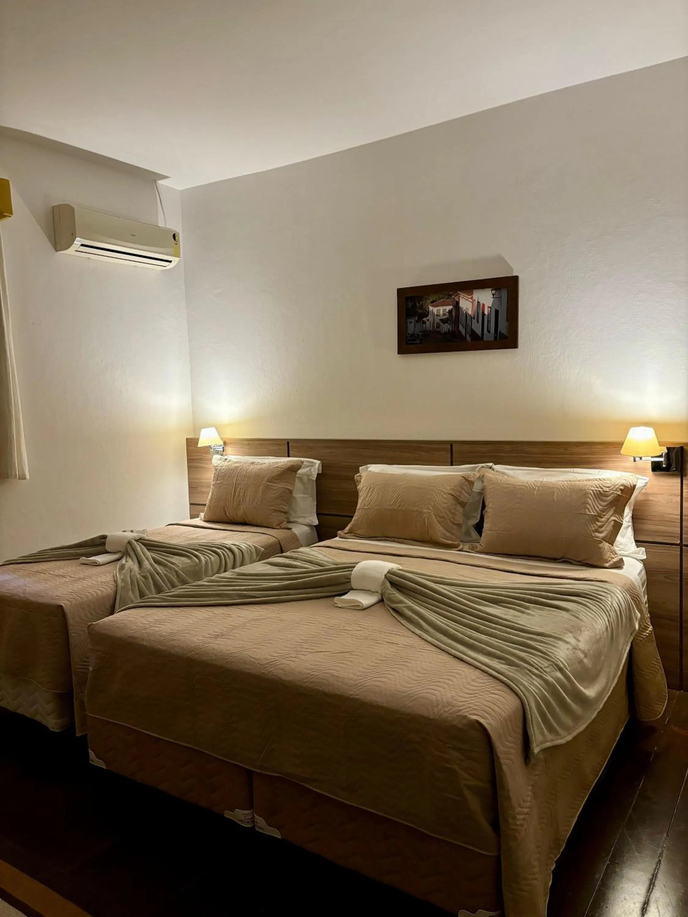 Photo of the whole room, Bed in Pousada o Amanhecer