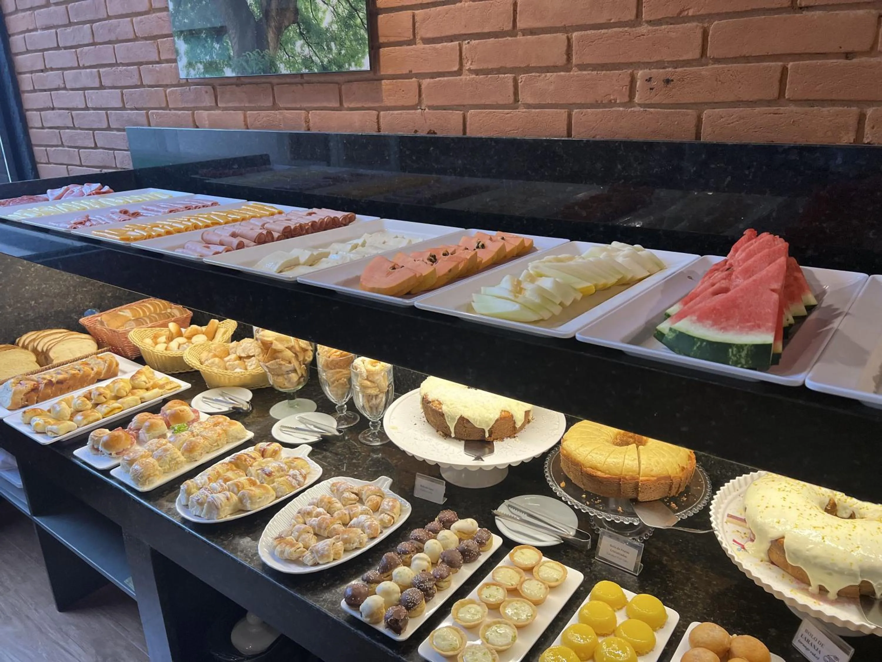 Breakfast in Hotel Aromas de Penedo