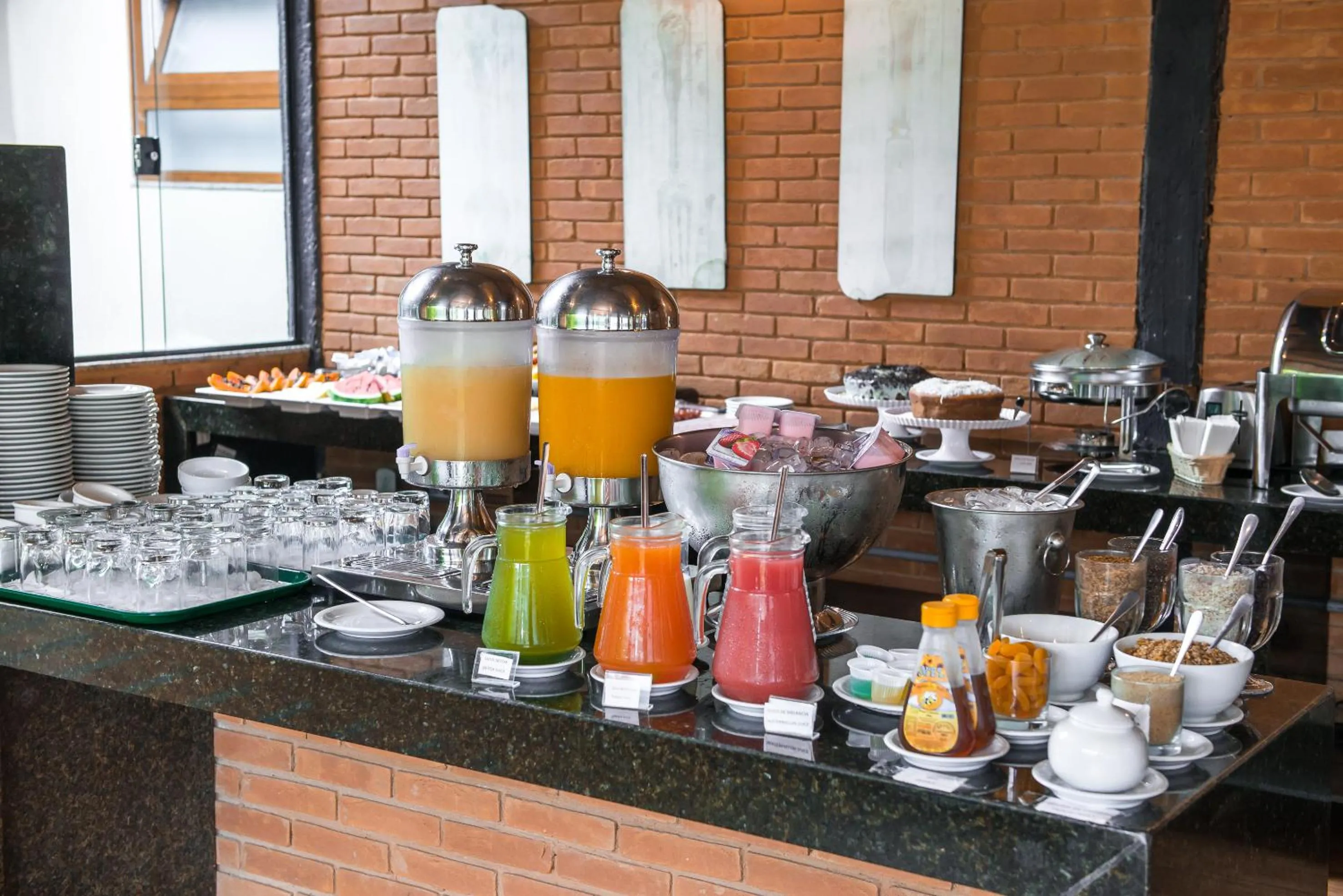 Buffet breakfast in Hotel Aromas de Penedo
