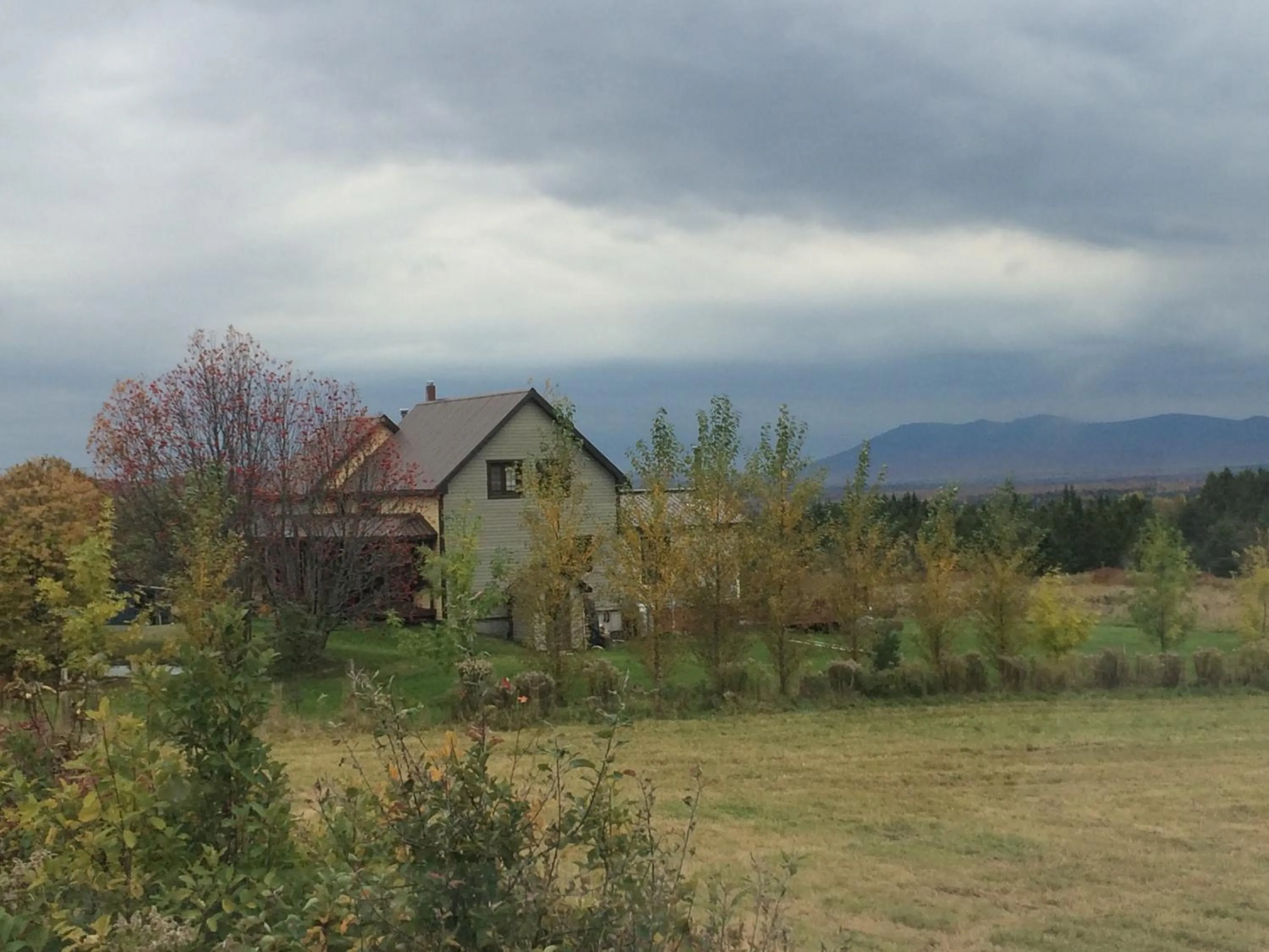 Property building in Maison du Mont-Mégantic spa à l'année
