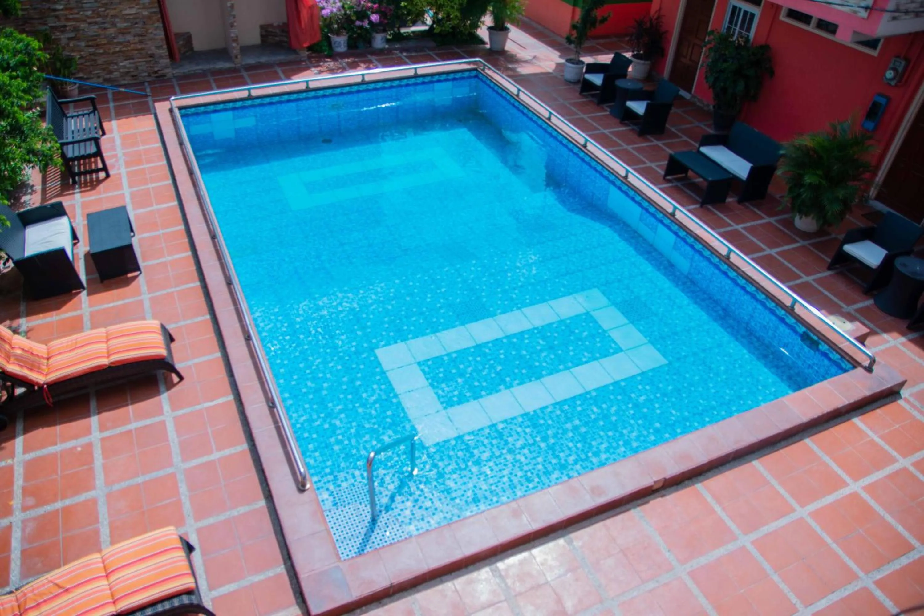 Swimming pool in Windjammer International Cuisine & Comfort Inn