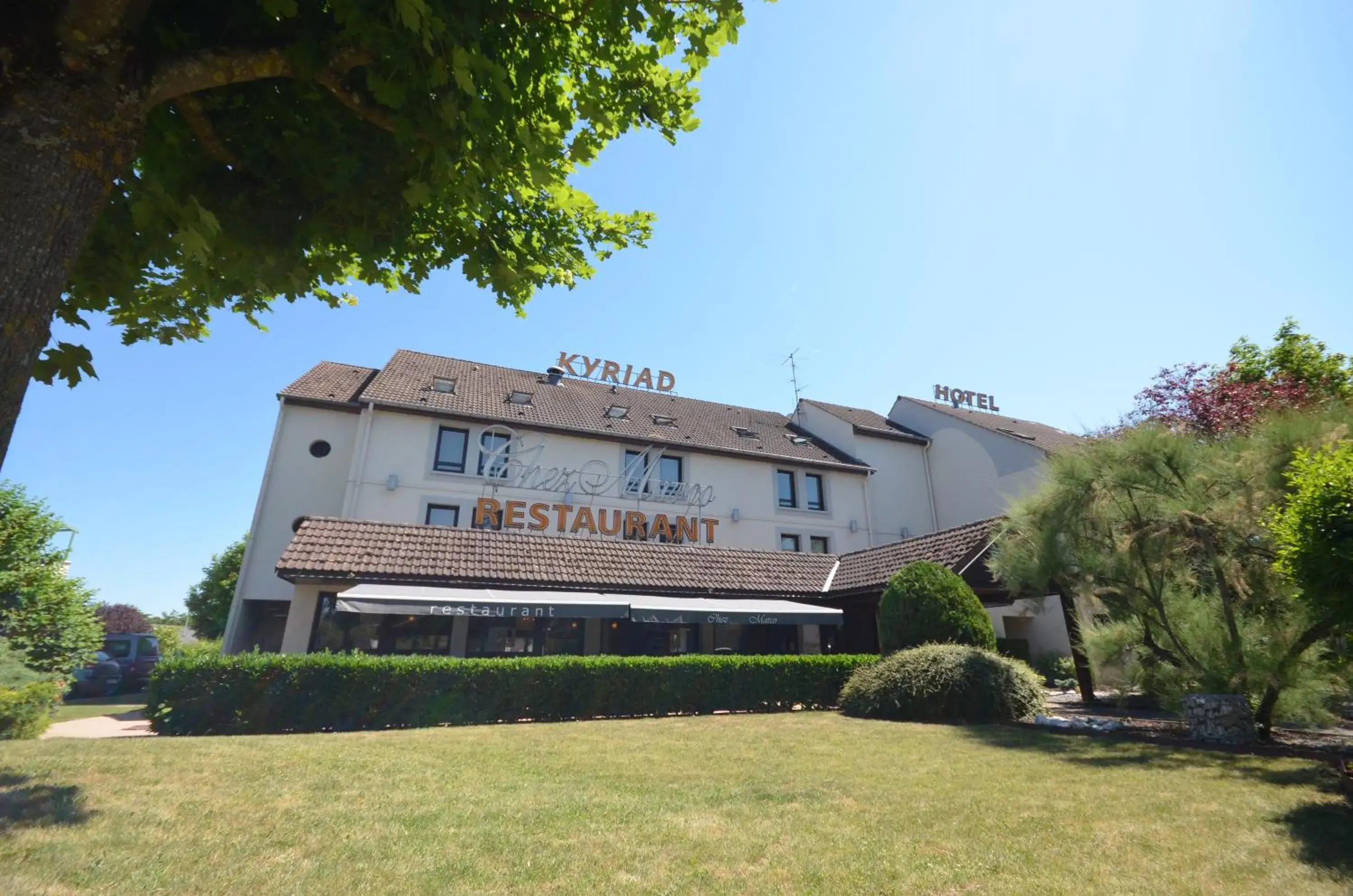 Facade/entrance in Kyriad Dijon Est Mirande Facade/entrance in Kyriad Dijon Est Mirande