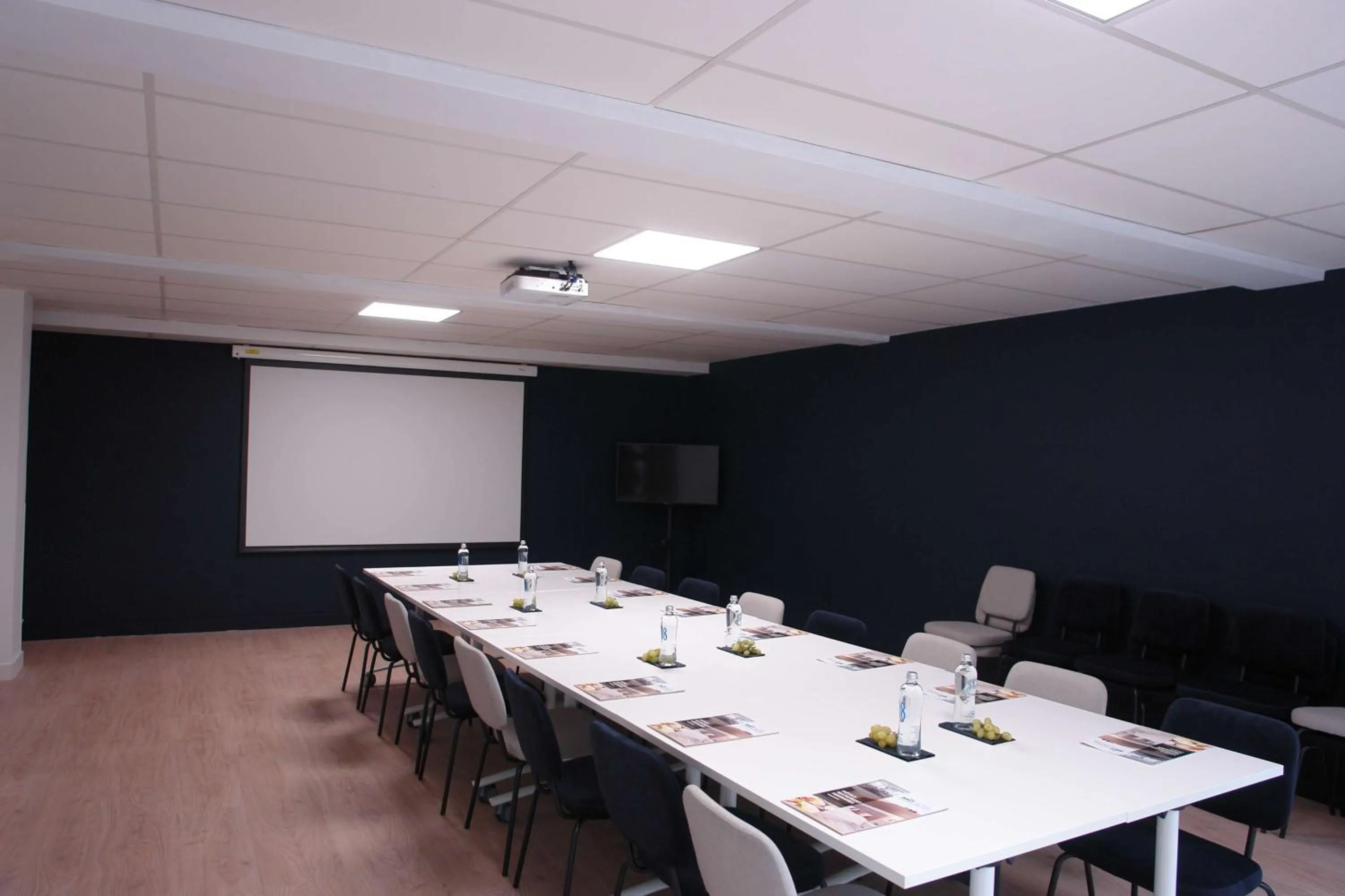 Meeting/conference room in Brit Hotel Marseille Aéroport