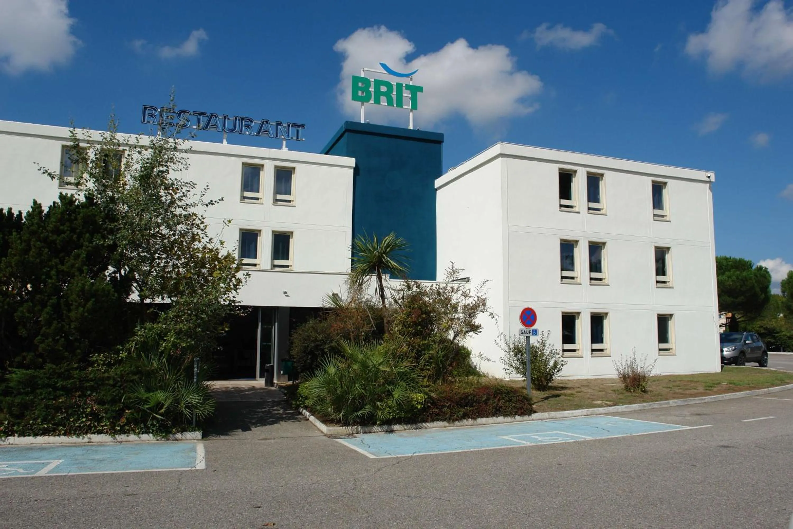 Property building in Brit Hotel Marseille Aéroport