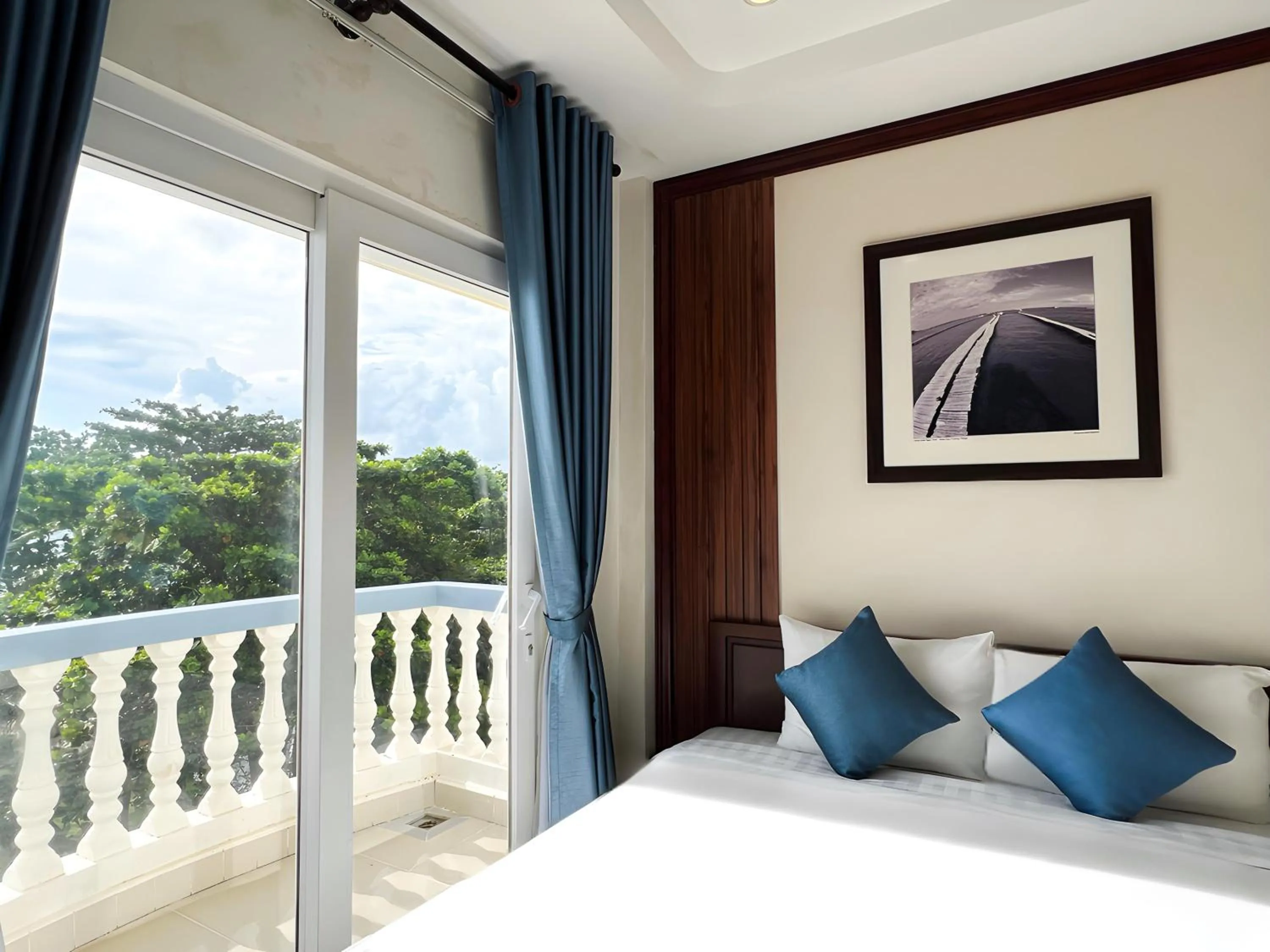 Natural landscape, Bed in Brenta Phu Quoc Hotel