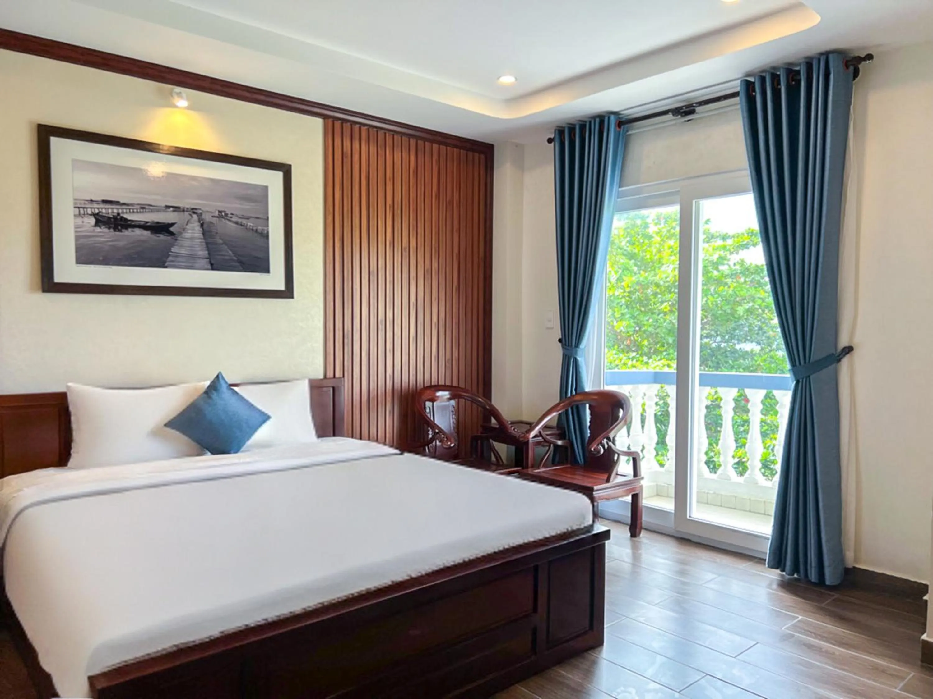 Balcony/Terrace, Bed in Brenta Phu Quoc Hotel