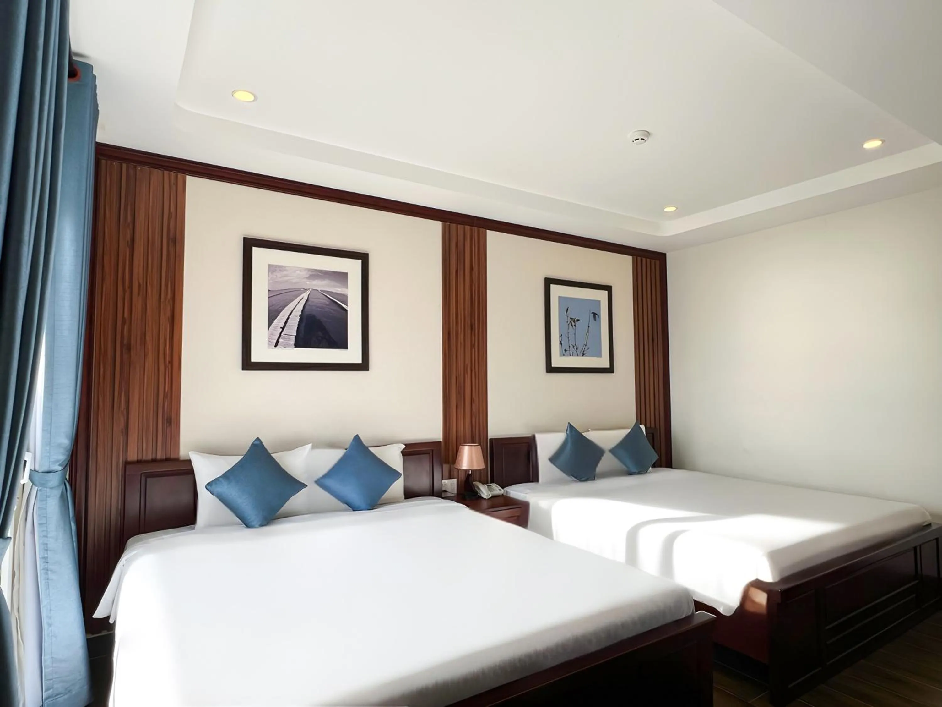 Photo of the whole room, Bed in Brenta Phu Quoc Hotel